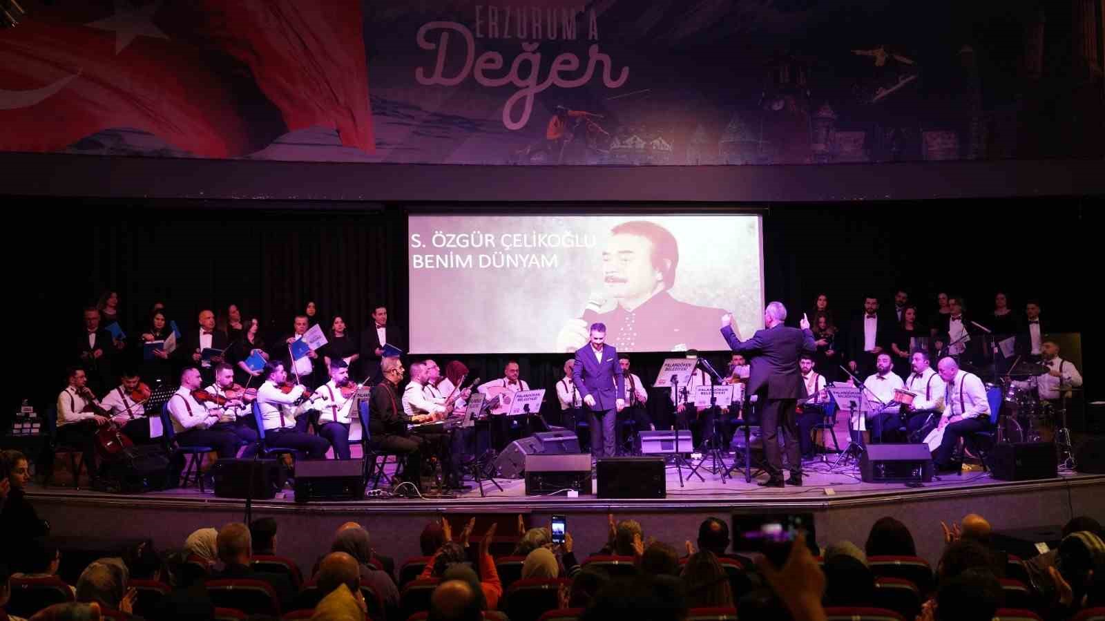 Palandöken’de "Kaset şarkıları" konseri yoğun ilgi gördü
Palandöken’de "Kaset şarkıları" konseri yoğun ilgi gördü