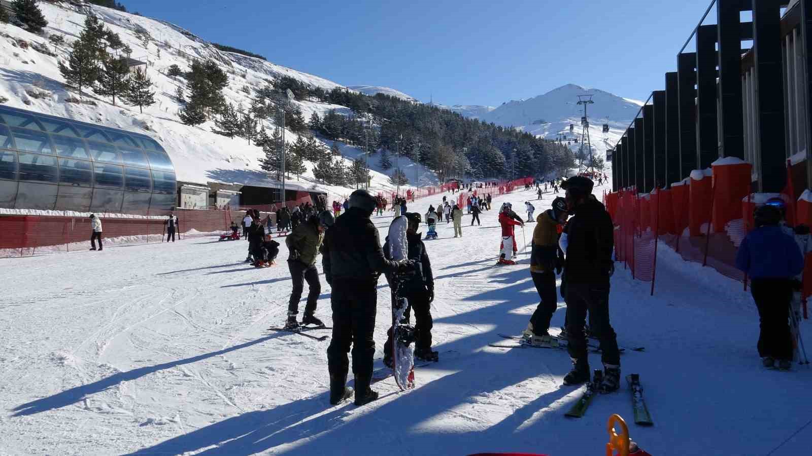 Palandöken’de kayak coşkusu
