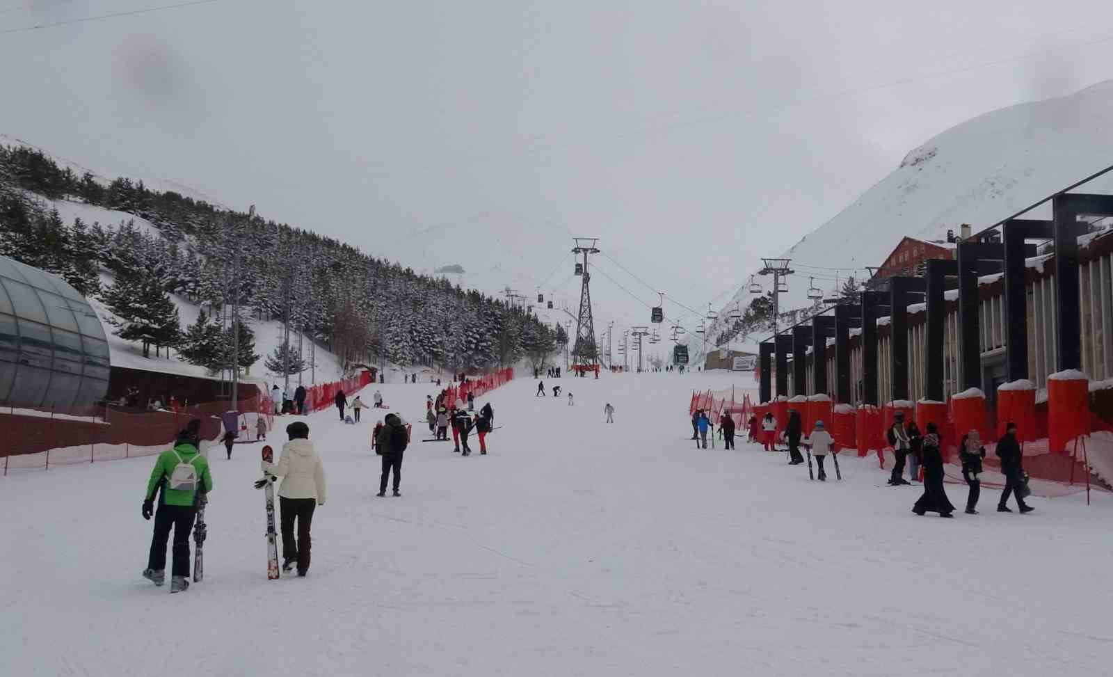 Palandöken’de sömestir tatili yoğunluğu
