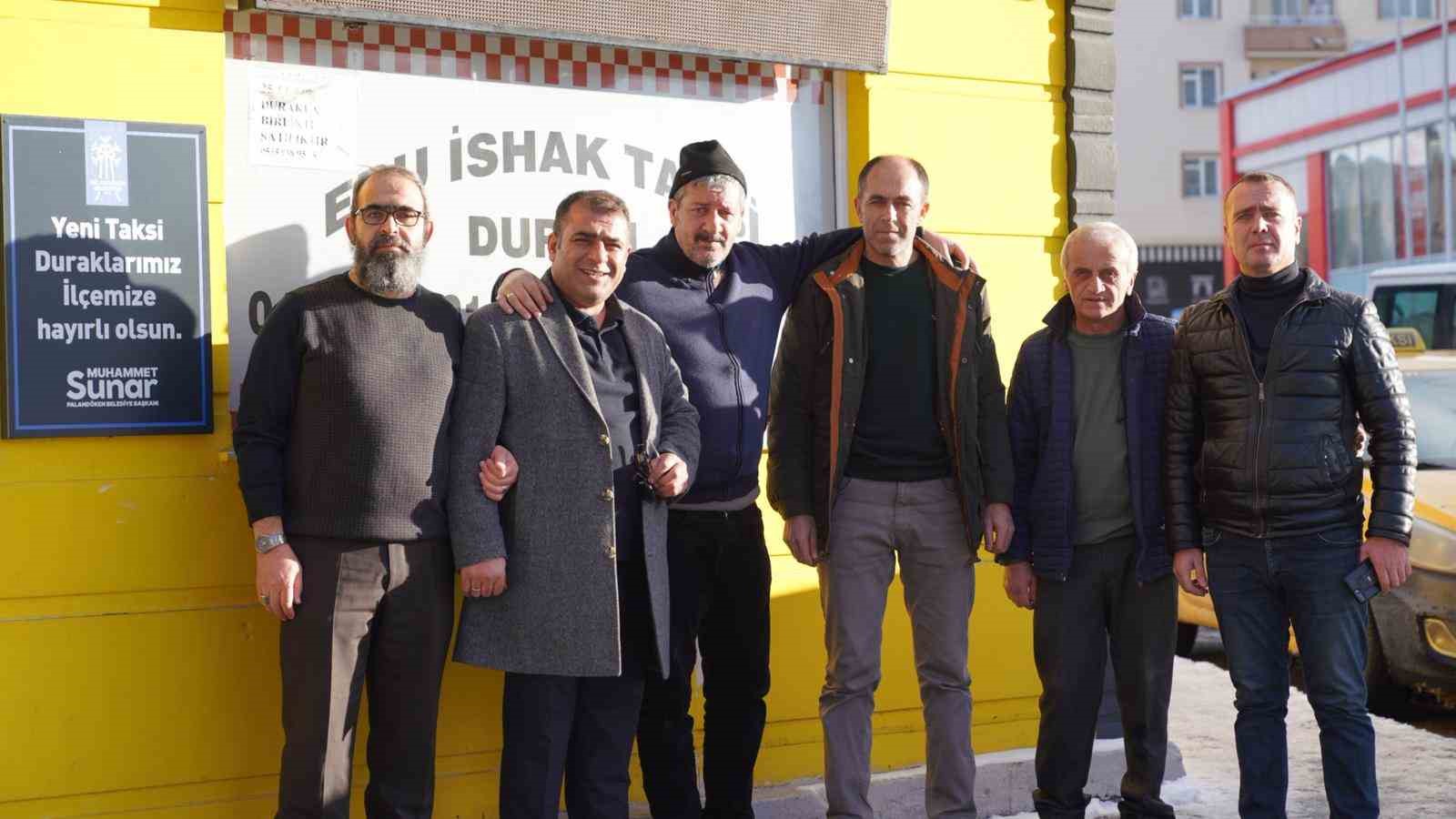 Palandöken’de Taksi Durakları Sıcacık Yuvaya Dönüştü
