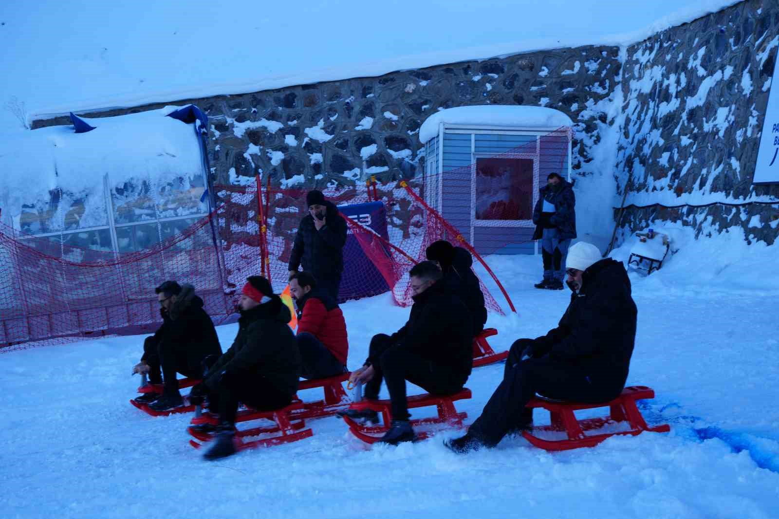 Palandöken’i bu kez gazeteciler şenlendirdi

