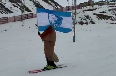 Palandöken’in zirvesinden ehram ve Erzurumspor bayrağı ile kaydı
