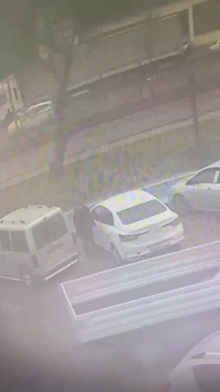 Park halindeki araçları soydu, polis adım adım iz sürüp yakaladı
