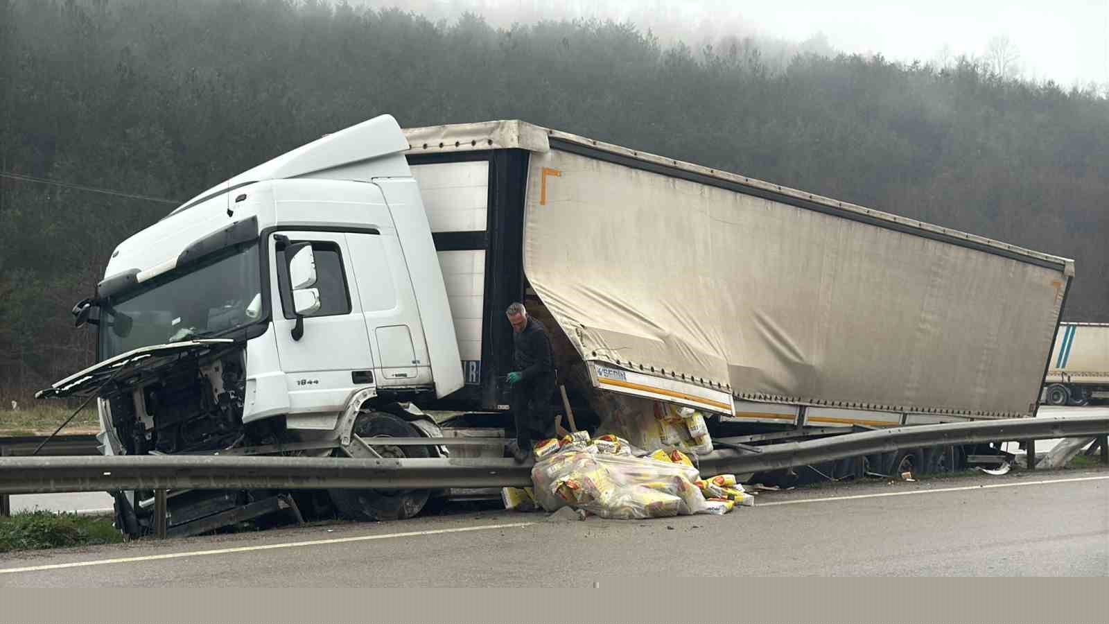 Park halindeki tır kendi kendine hareket etti: Faciadan dönüldü
