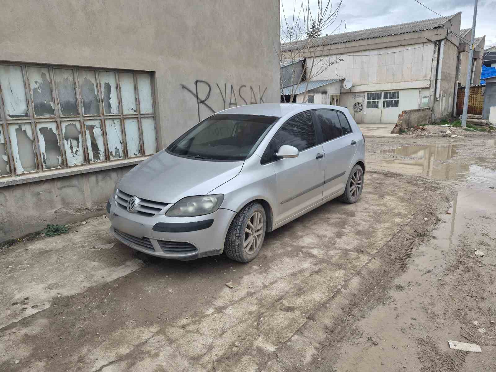 "Park yasak, kör müsün" yazısı da işe yaramadı
