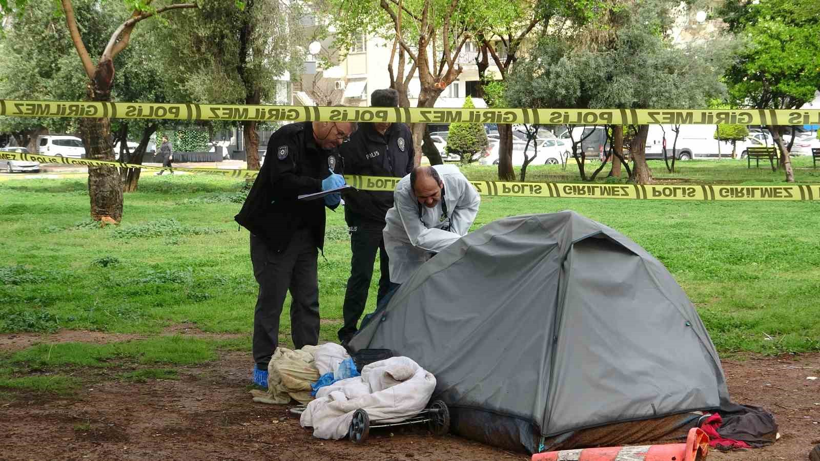 Parka kurduğu çadırda yaşayan adam ölü bulundu
