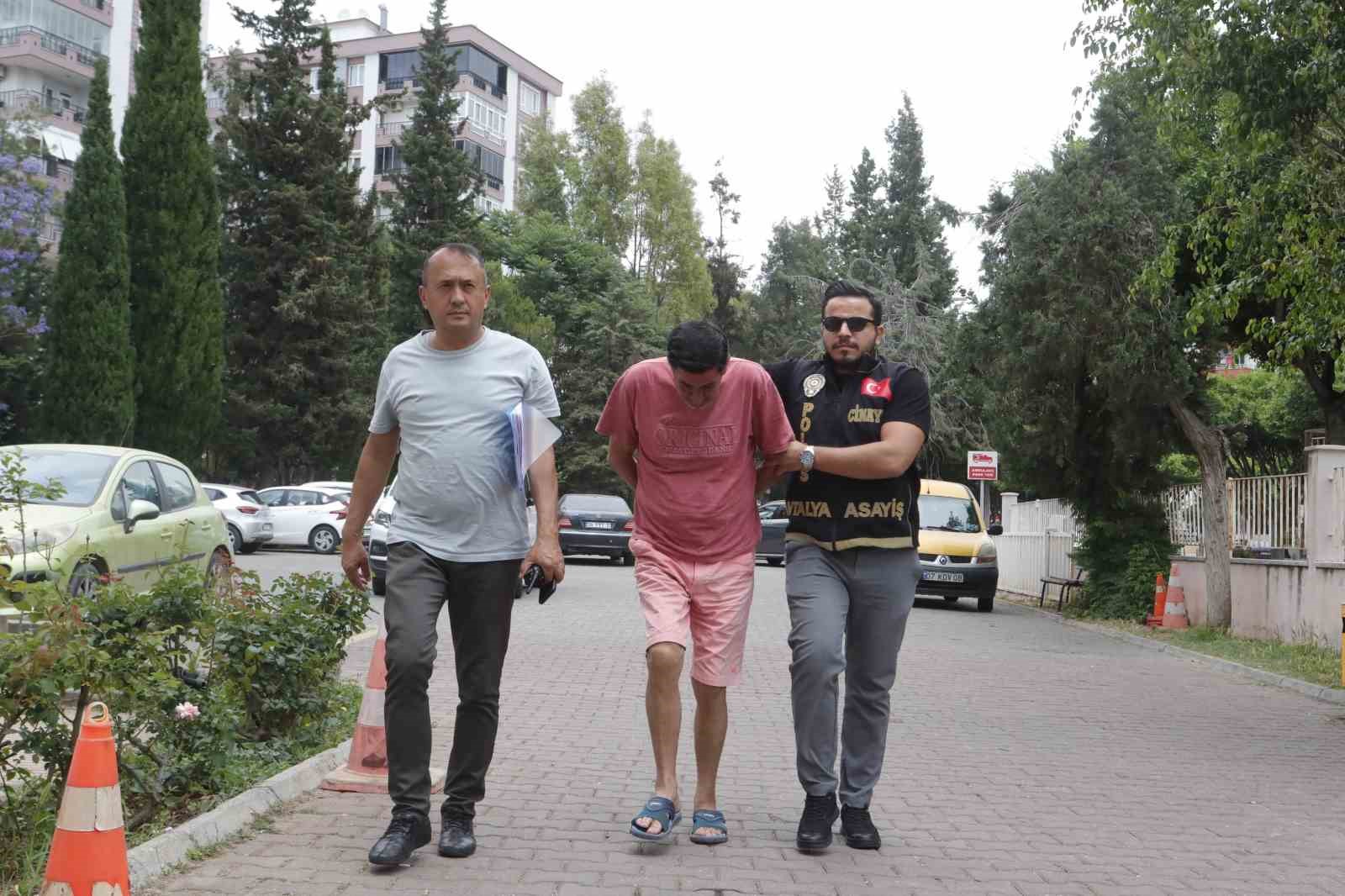 Parkta oğlunu 37 bıçak darbesiyle öldüren babaya ağırlaştırılmış müebbet talebi
