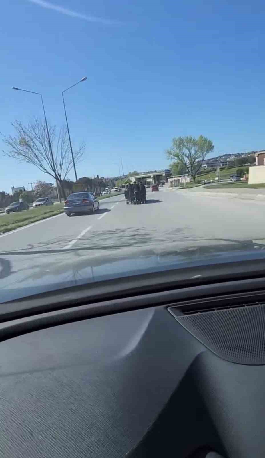 Patenli gençlerin tehlikeli yolculuğu kamerada
