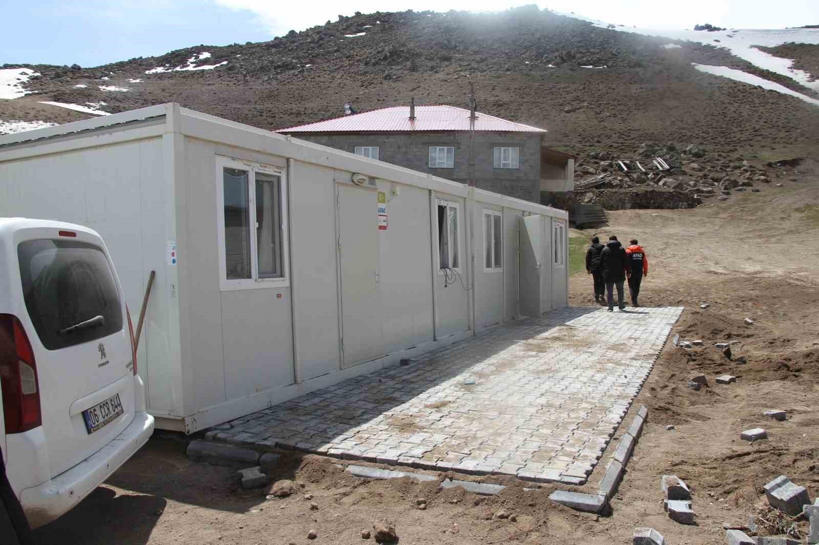 Patnos’ta deprem sonrası barınma ihtiyacı karşılandı
