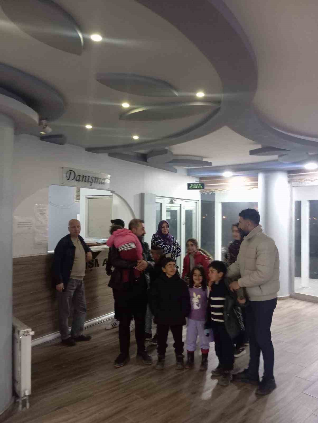 Patnos’ta depremin yaraları sarılıyor
