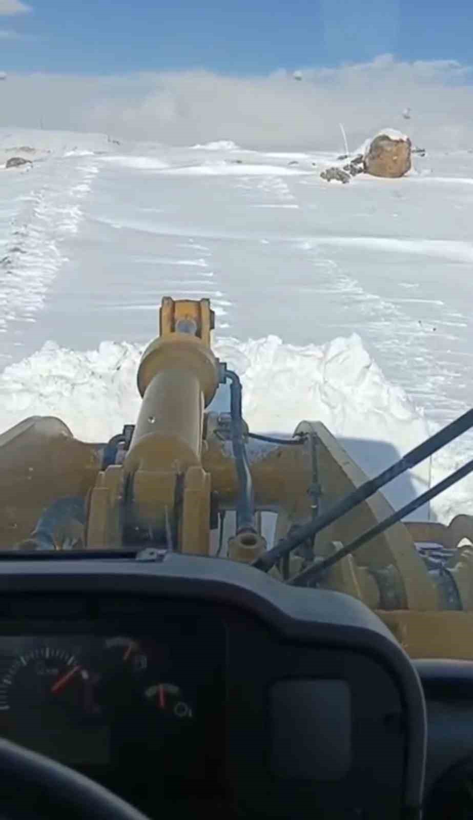 Patnos’ta kapanan köy yolları yeniden ulaşıma açılıyor
