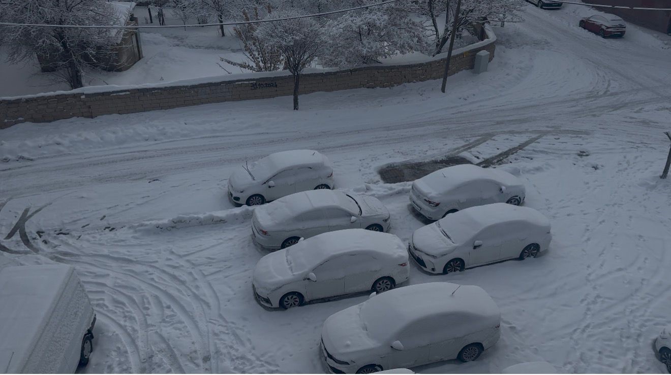 Patnos’ta kar yağışı yeniden etkisini gösterdi
