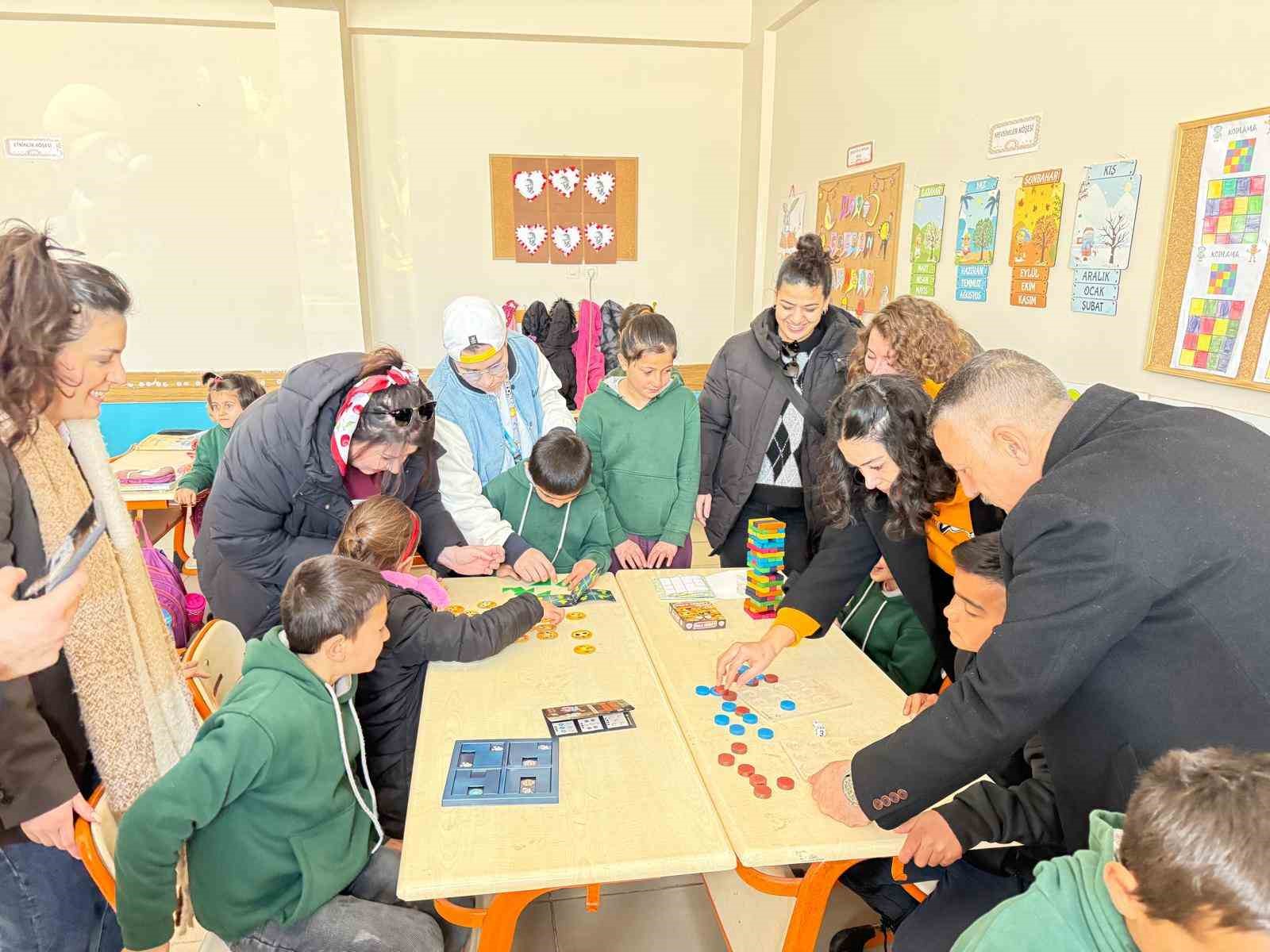 Patnos’ta öğretmenlerden örnek dayanışma
