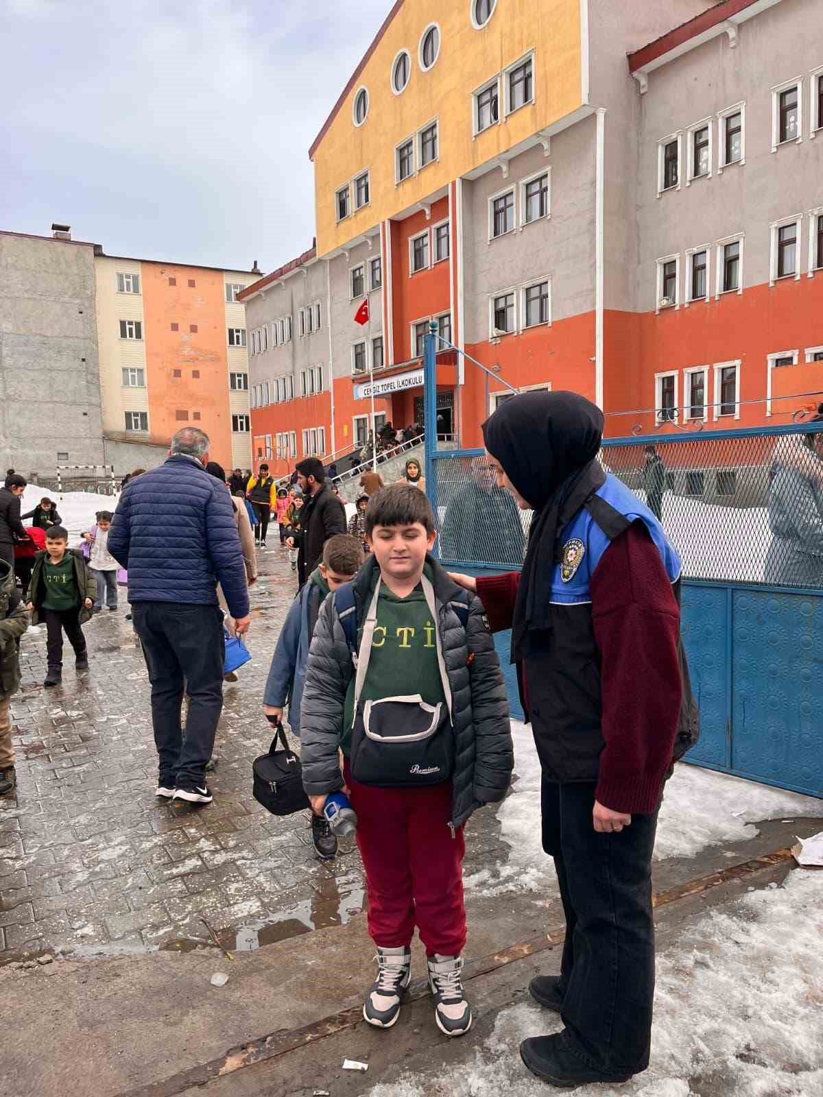 Patnos’ta okullarda ve servislerde denetimler artırıldı
