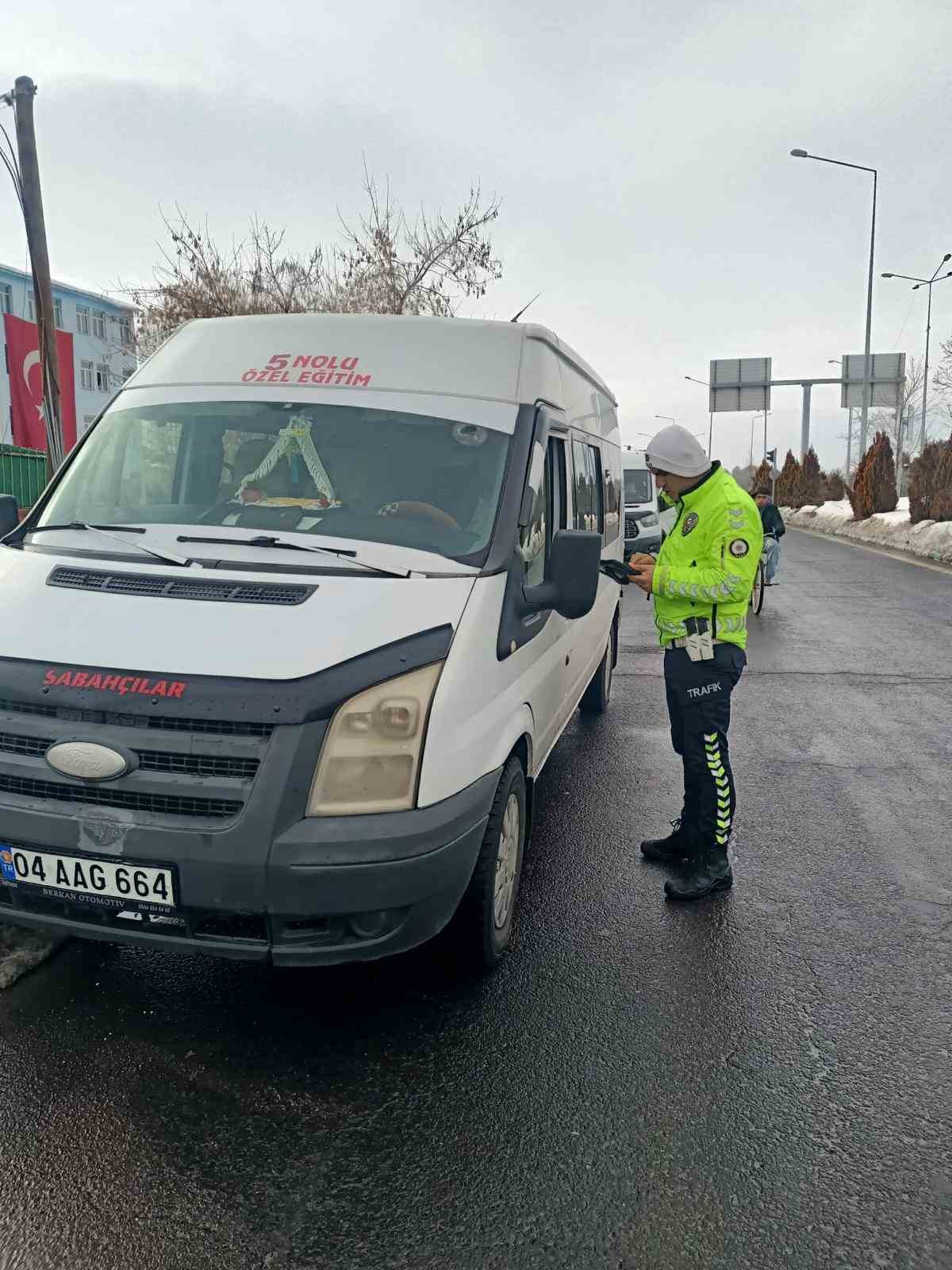 Patnos’ta okullarda ve servislerde denetimler artırıldı
