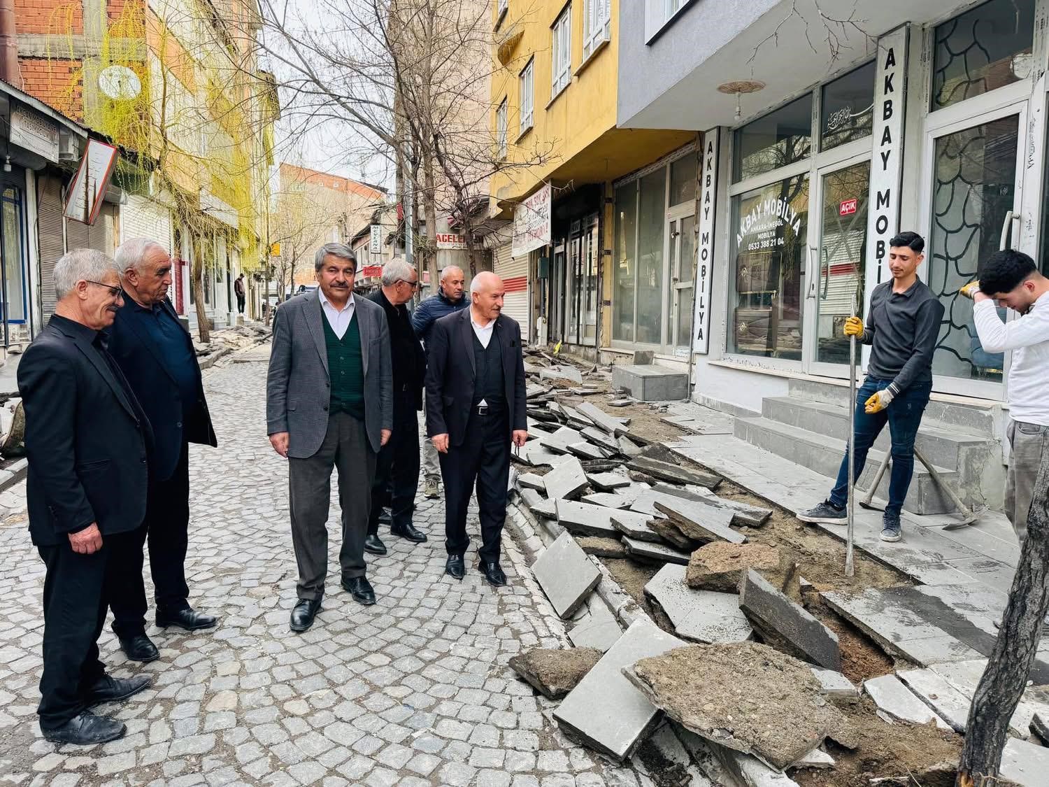 Patnos’ta yol sezonu başladı: İnönü Mahallesi’nde çalışmalar start aldı

