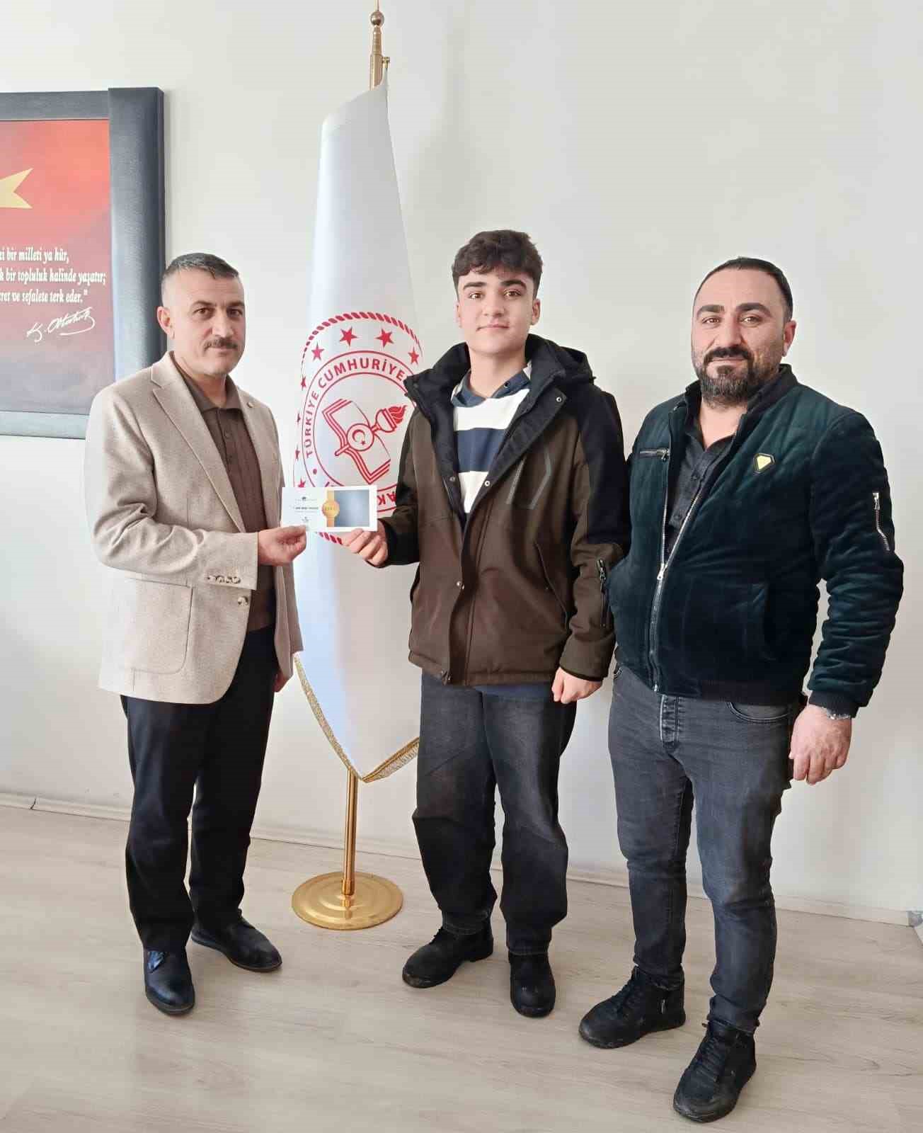 Patnos’tan ilk yüze 8 öğrenci
