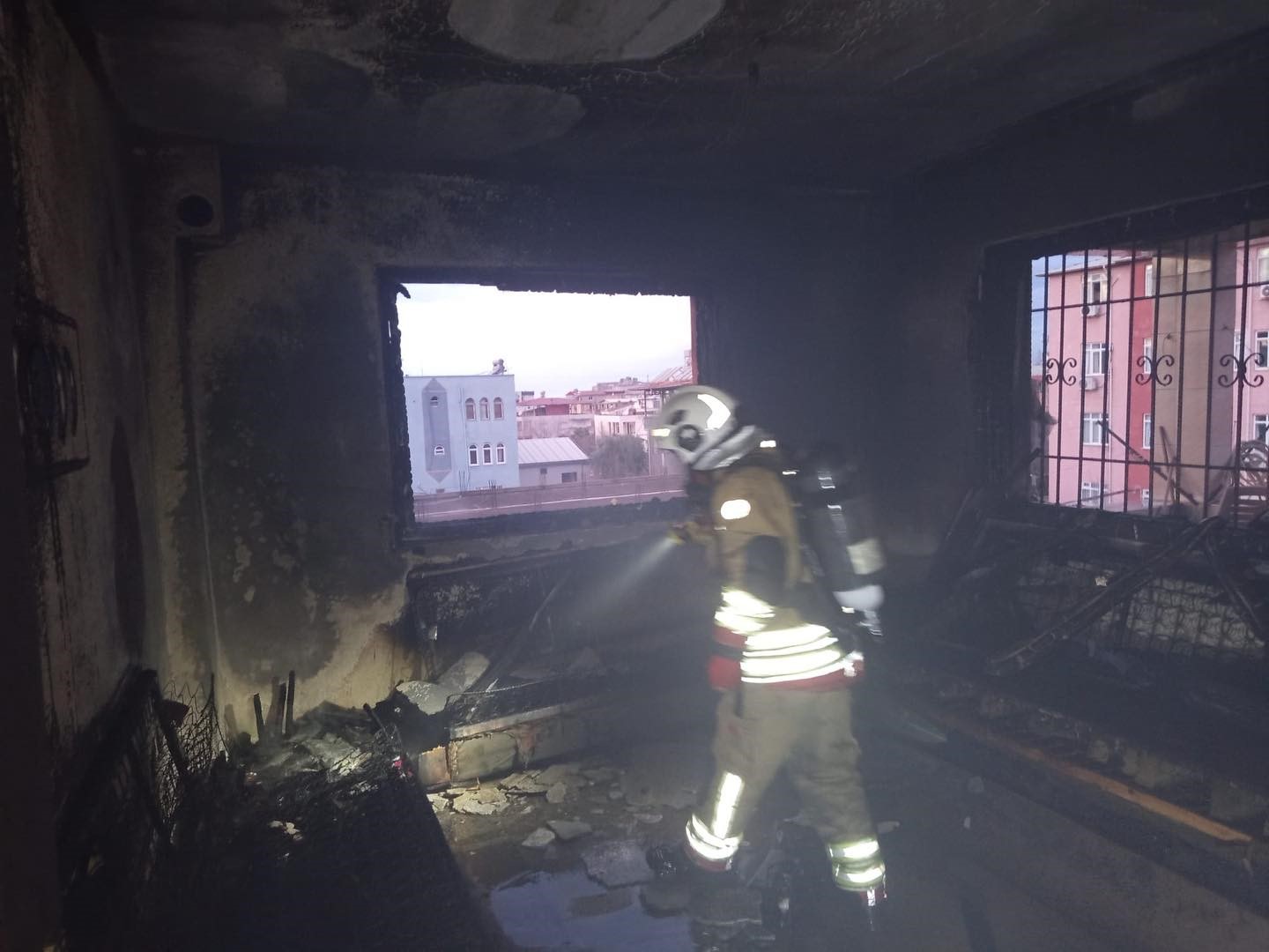 Payas’ta ev yangını
