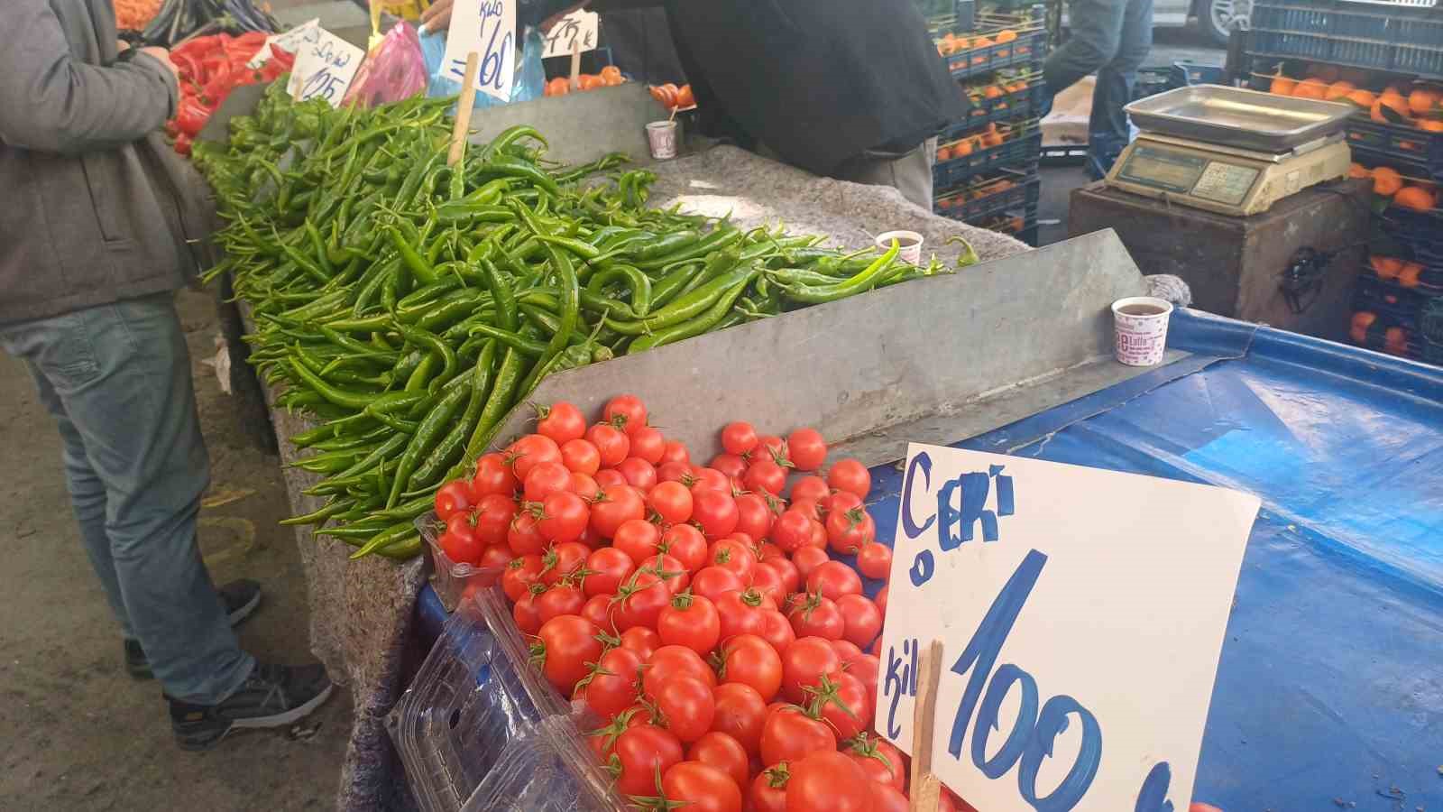 Pazarda zam şampiyonu salatalık
