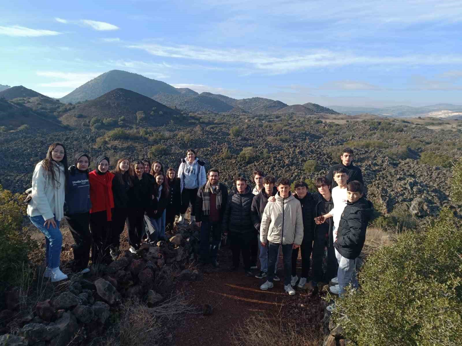 Pazarlar Spor Liseli 20 gencin 12 saatlik keşif mesaisi
