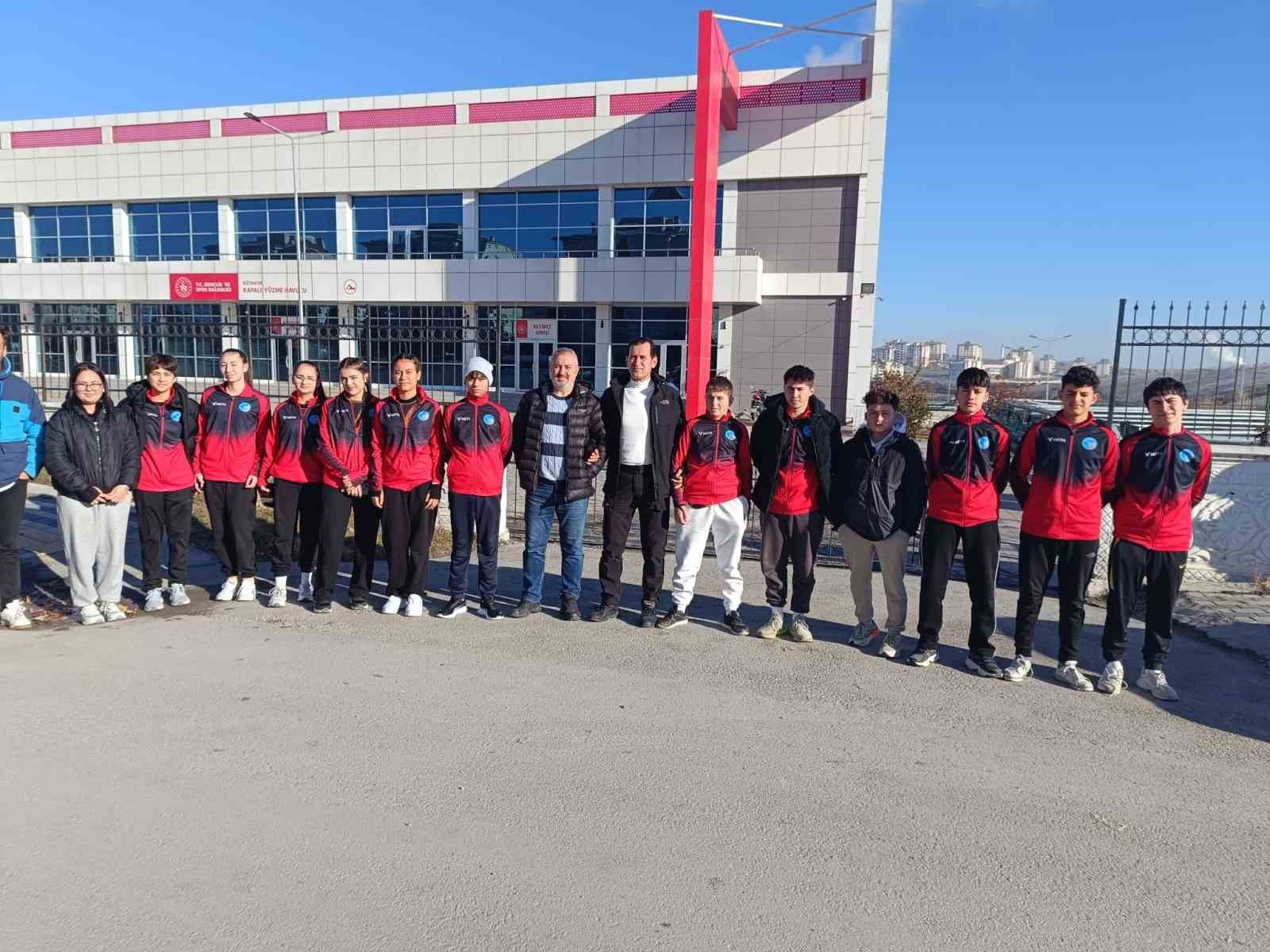 Pazarlar Spor Lisesi 50 madalya ve kupa kazandı
