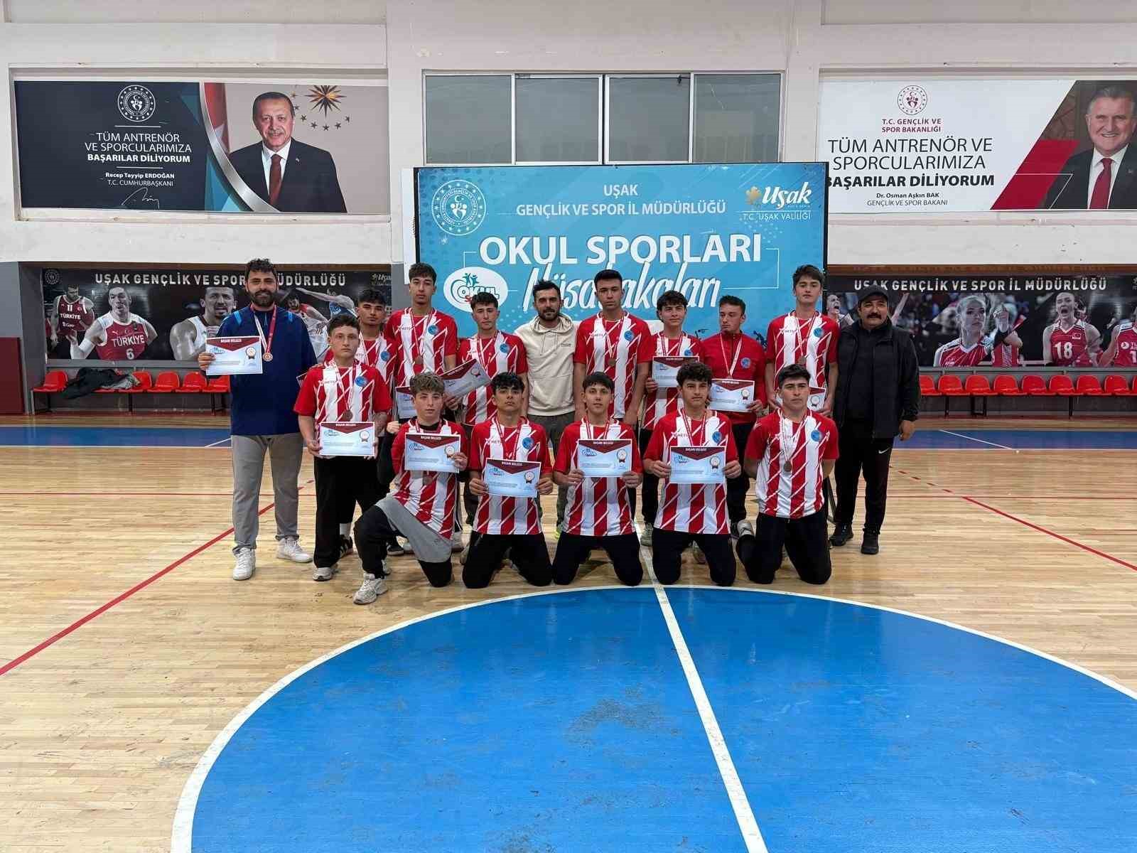 Pazarlar Spor Lisesi krikette Türkiye finallerinde
