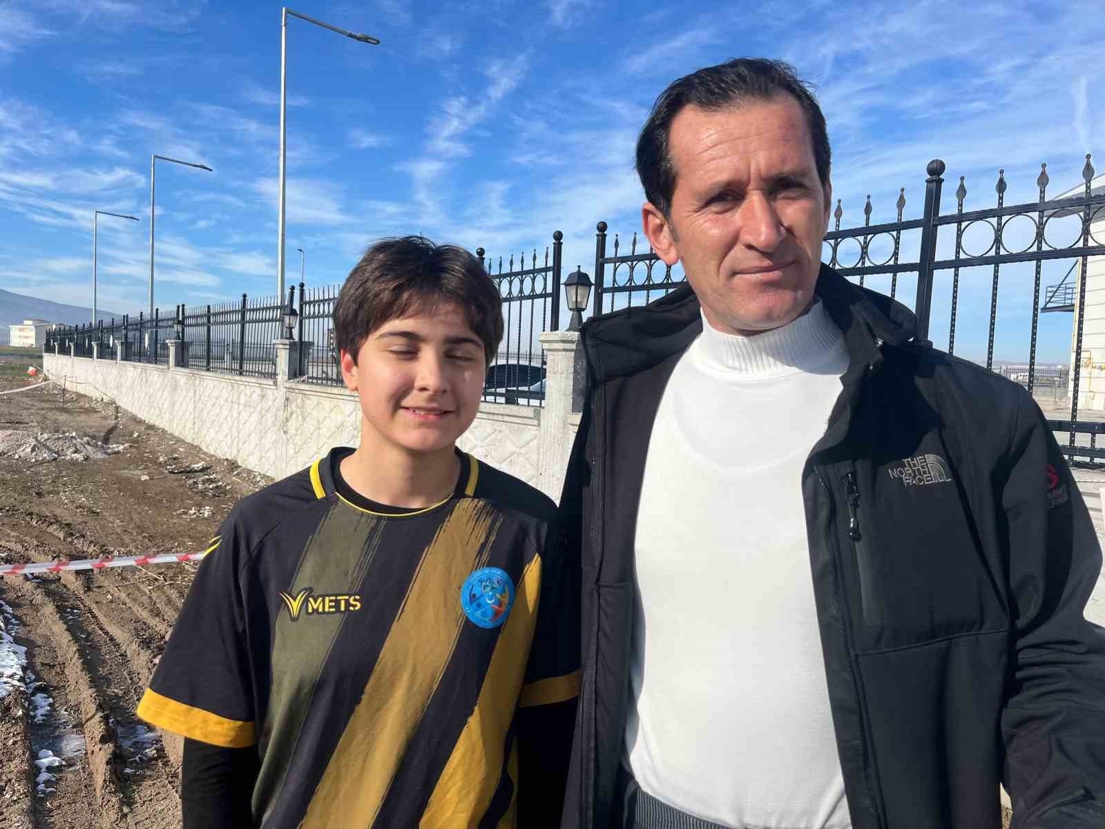 Pazarlar Spor Lisesinden tarihi başlangıç: İlk yılda 1 kupa 6 madalya
Pazarlar Spor Lisesinden tarihi başlangıç: İlk yılda 1 kupa 6 madalya