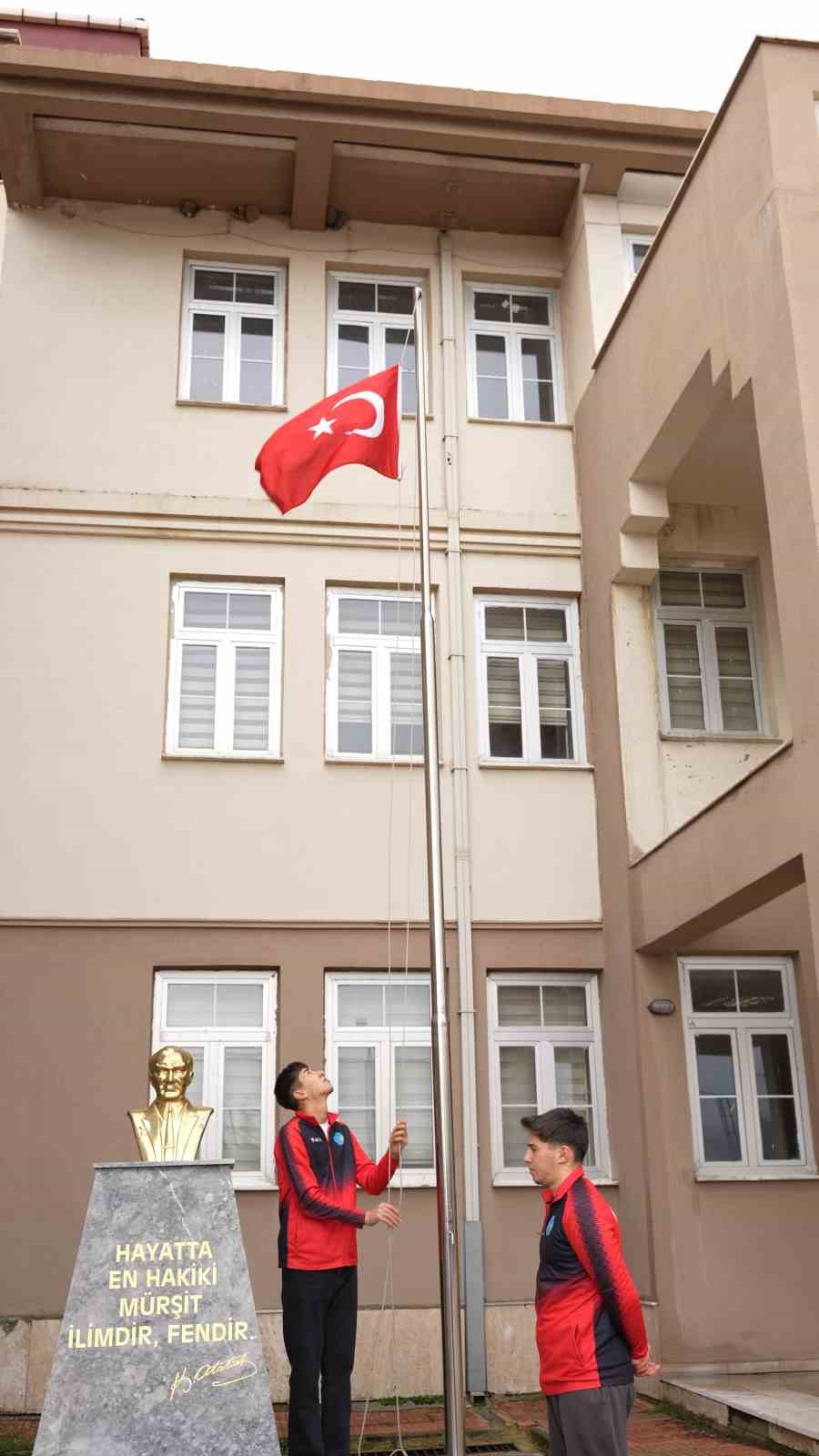 Pazarlar’da "Bayrağa saygı koşusu" düzenlendi
