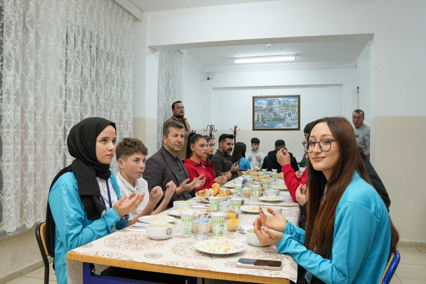 Pazarlar’da maarif sofrası bereketi
Pazarlar’da maarif sofrası bereketi