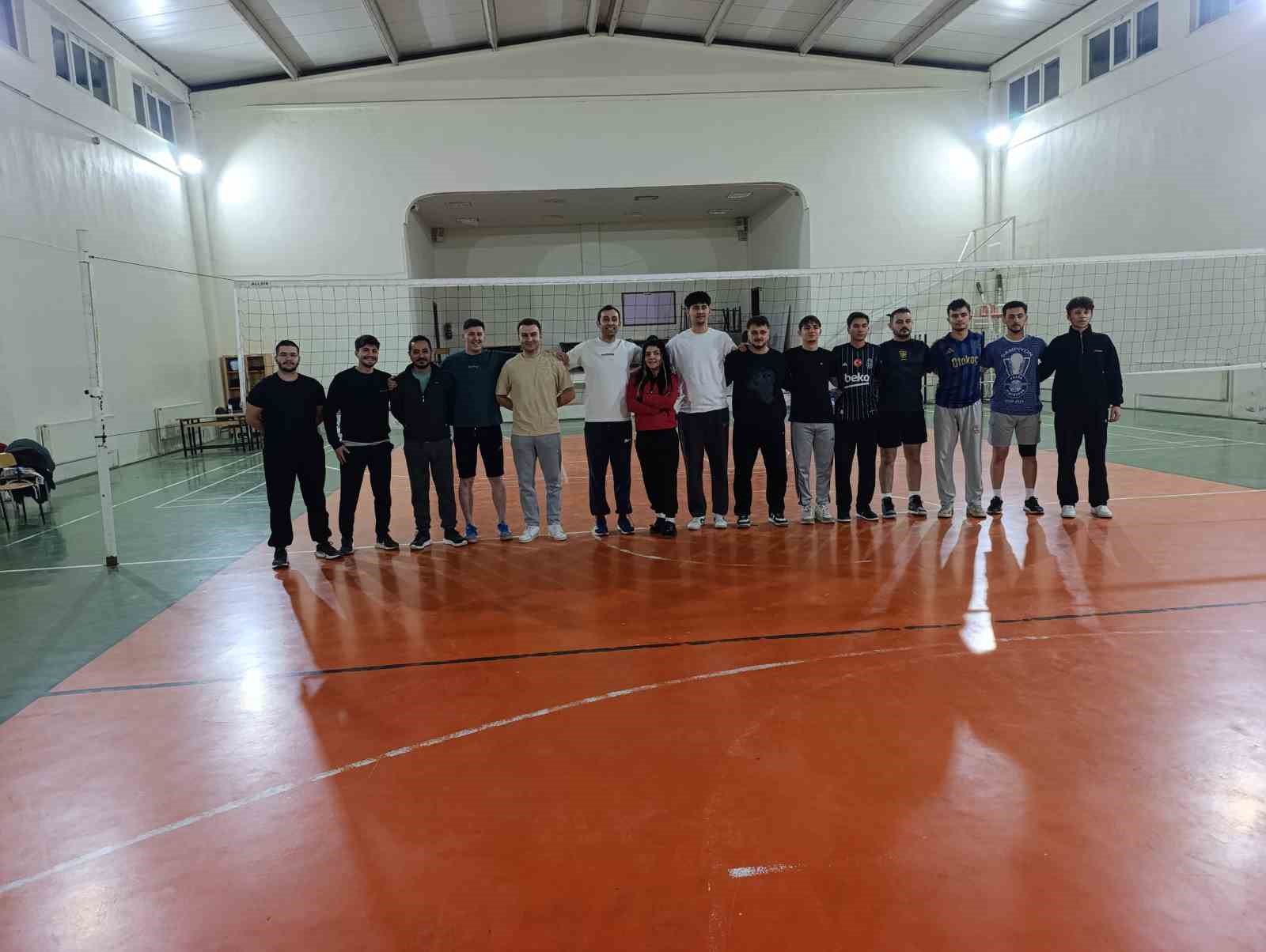 Pazarlar’da Voleybol heyecanı başladı
