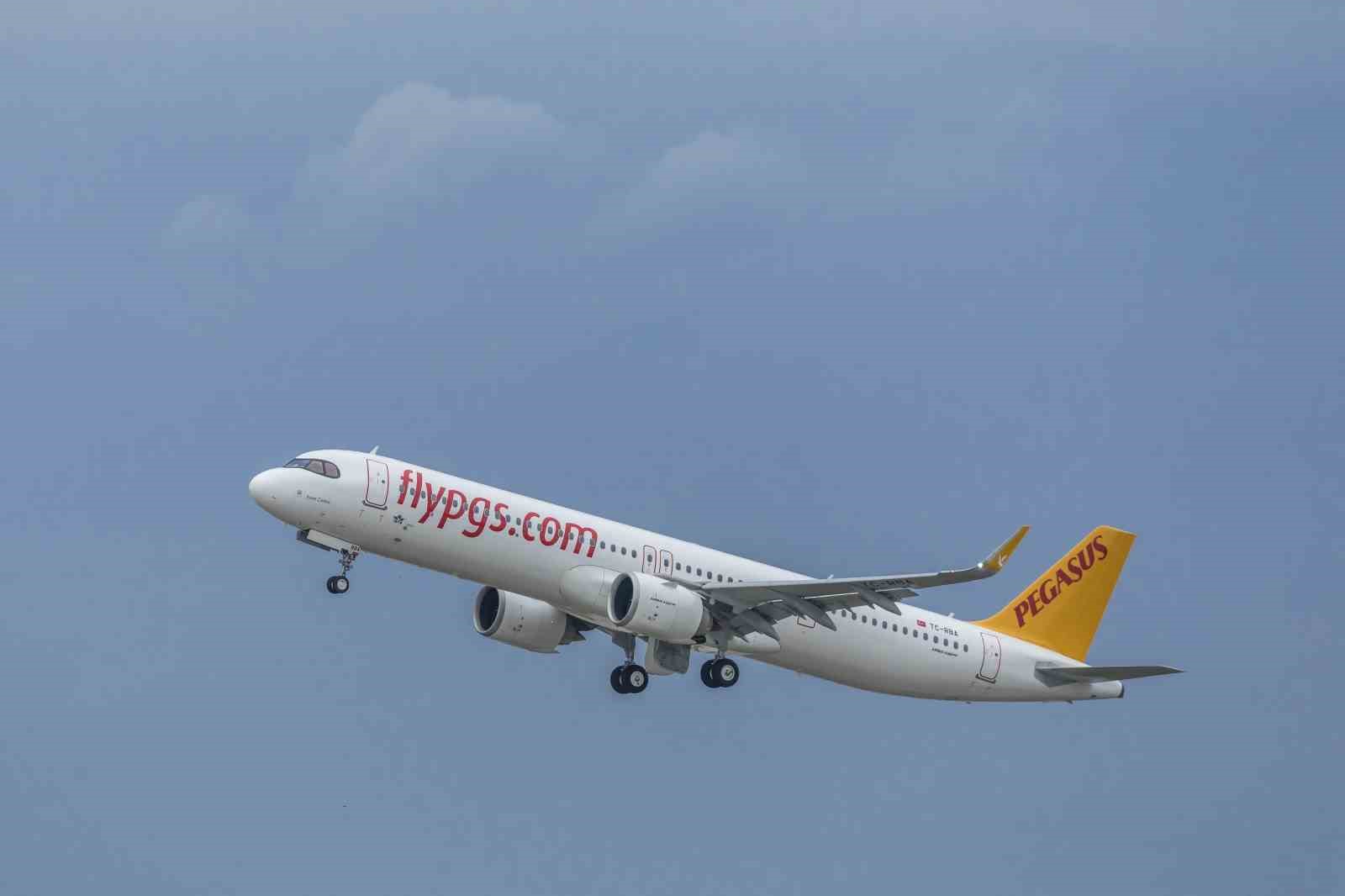 Pegasus, Sabiha Gökçen’de uçak bakım merkezi yatırımının ilk fazını devreye aldı
Pegasus, Sabiha Gökçen’de uçak bakım merkezi yatırımının ilk fazını devreye aldı