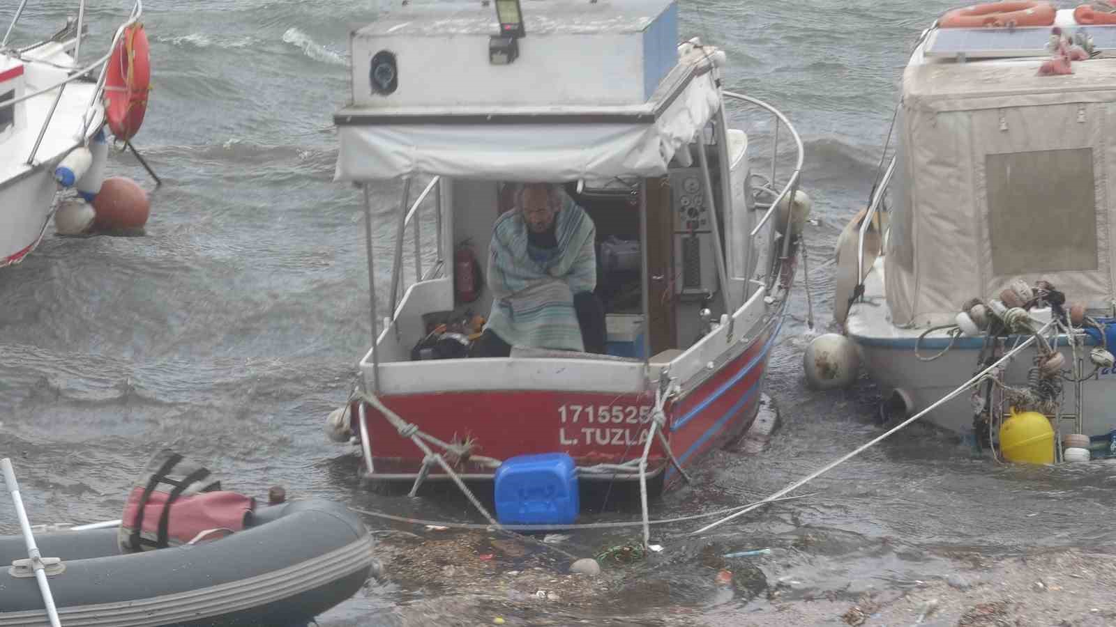 Pendik Amatör Denizciler Barınağı’nda korku dolu anlar: Tekne sahibi ölümle burun buruna geldi
