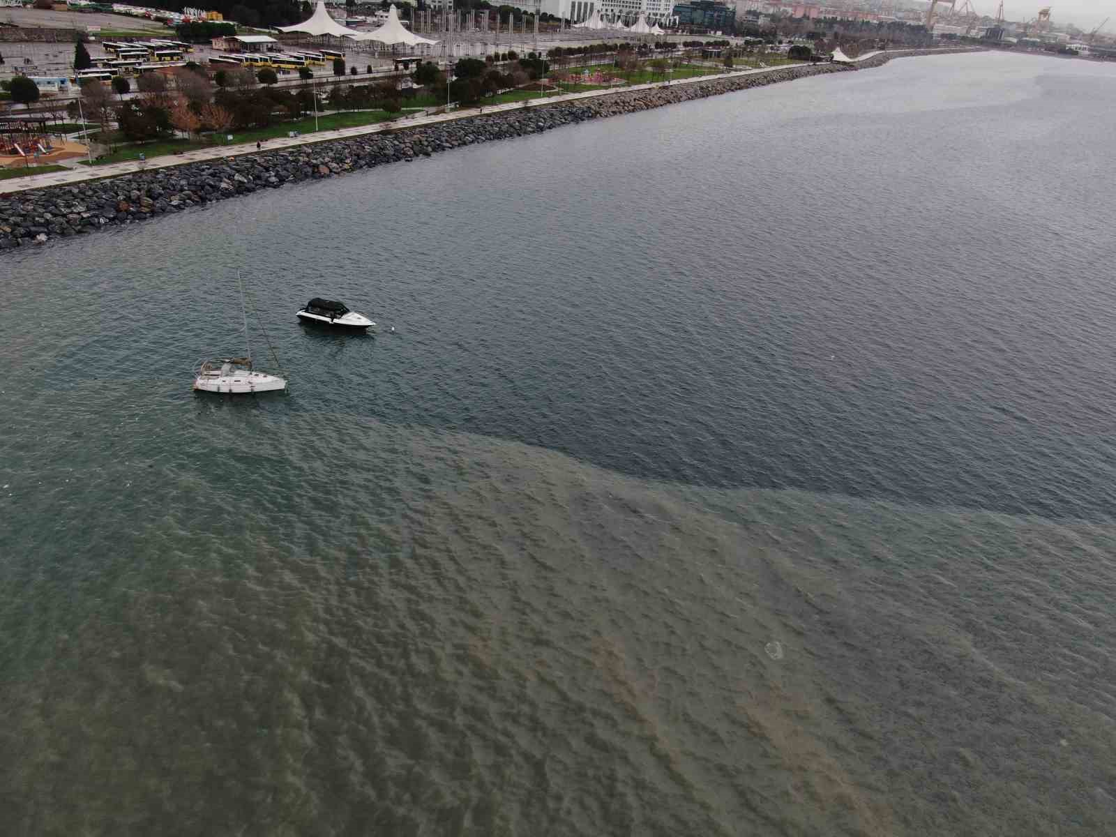 Pendik’te denize atık su alarmı: Kirlilik ve koku dayanılmaz boyuta ulaştı
