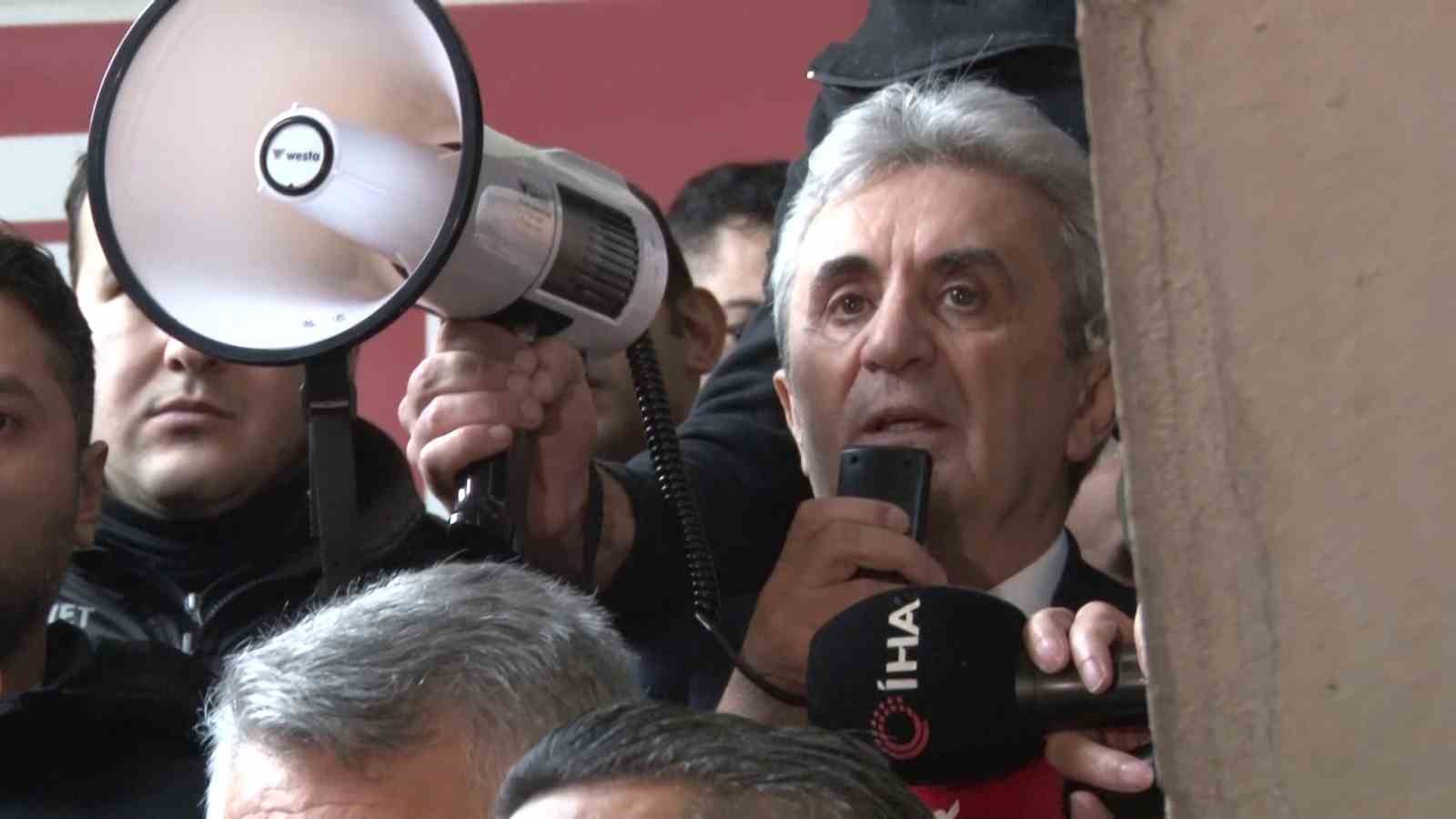 PERPA Ticaret Merkezi’nde seçim sonrası yönetim devri krizi
PERPA Ticaret Merkezi’nde seçim sonrası yönetim devri krizi