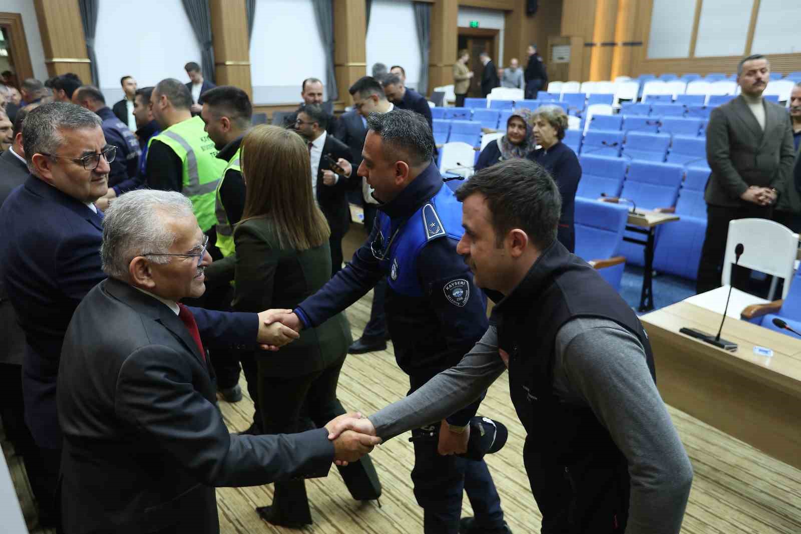 Personeliyle bayramlaşan Başkan Büyükkılıç: "Kayseri Büyükşehir bir marka"
