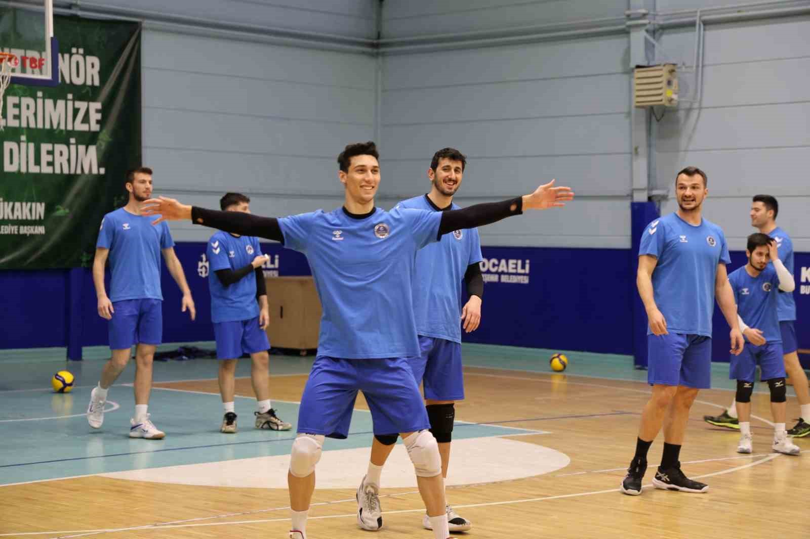 Perunicic ve Ashki’den Kağıtspor’a övgü
