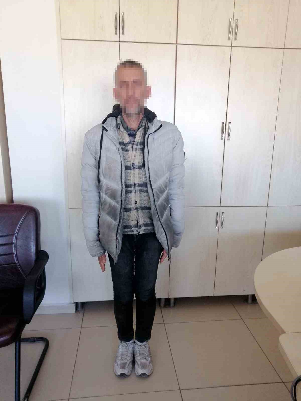 Pes dedirten dolandırıcılık: Topladığı ürünleri seyyar tezgahta sattı
Pes dedirten dolandırıcılık: Topladığı ürünleri seyyar tezgahta sattı