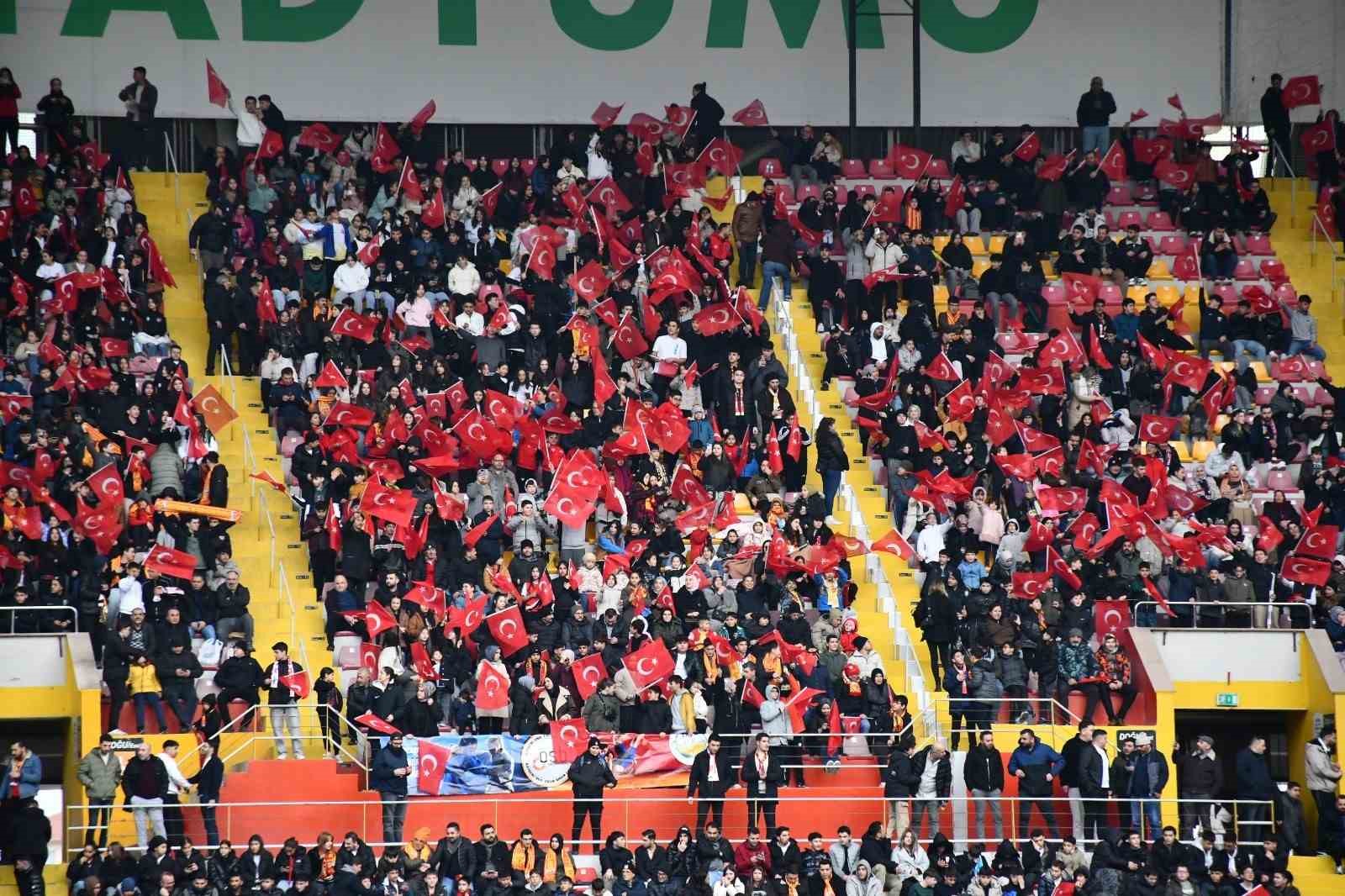 PFDK’dan Kayserispor’a para cezası
PFDK’dan Kayserispor’a para cezası