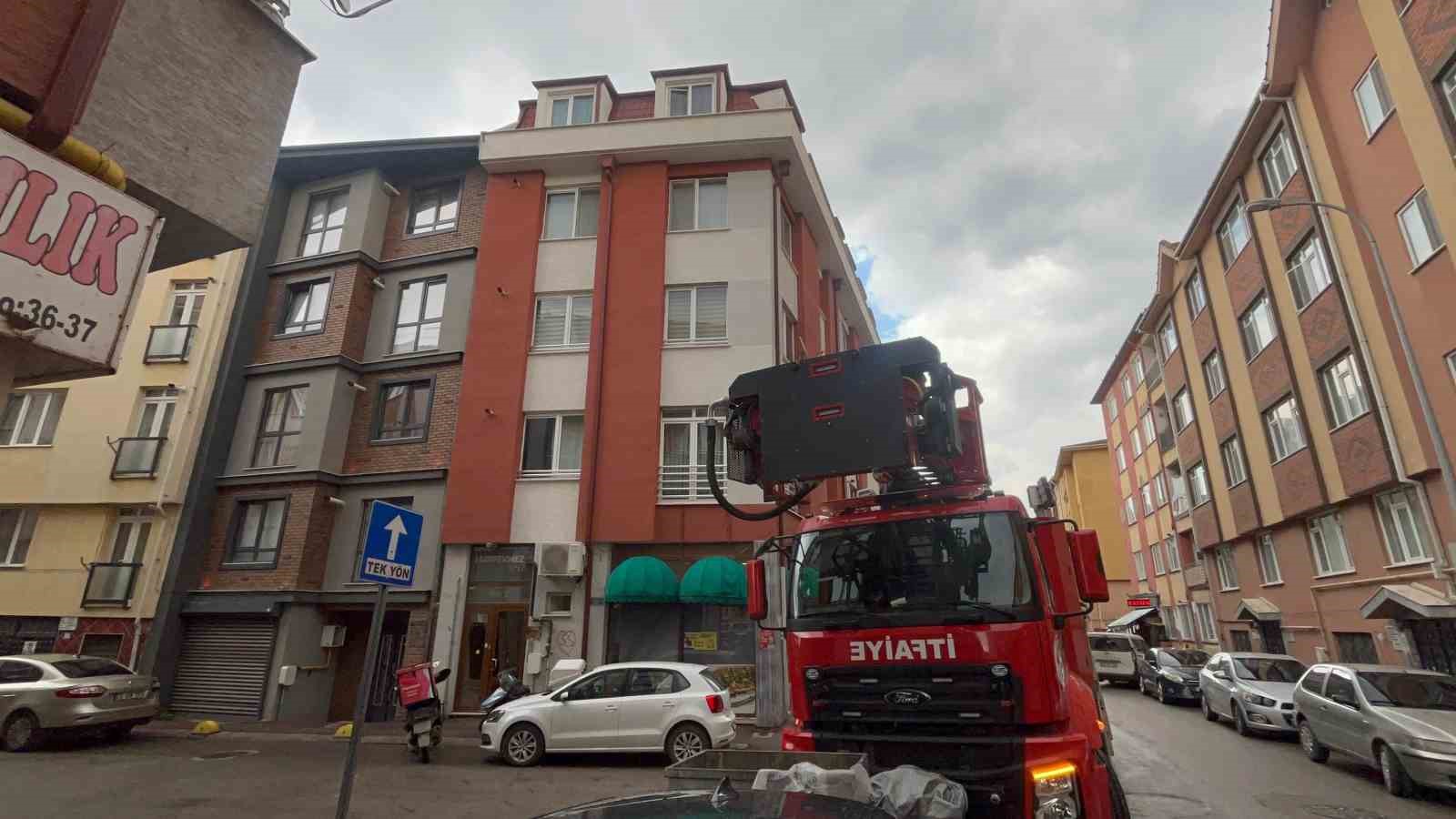 Pide salonunun bacasında çıkan yangın korkuttu
