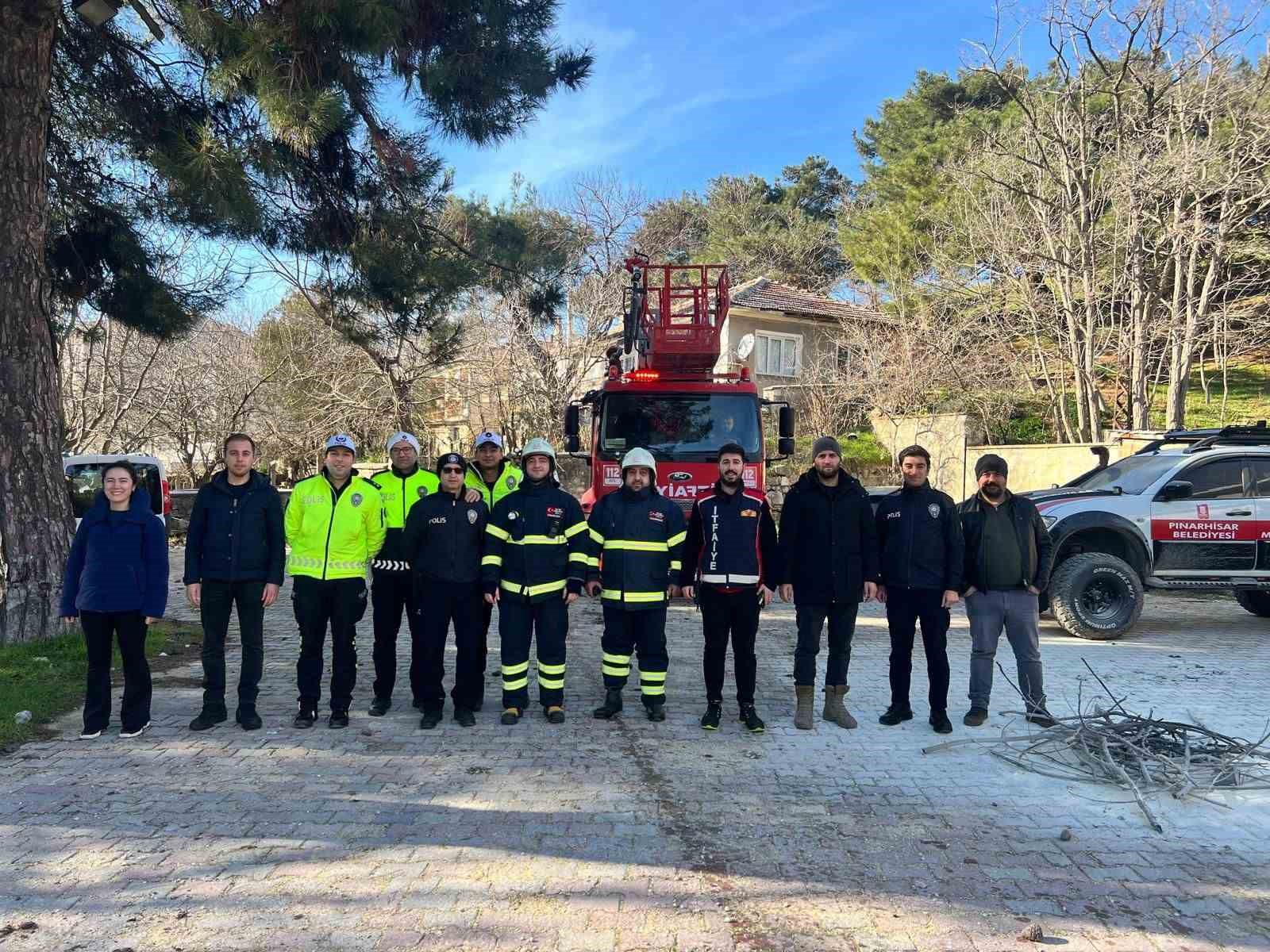 Pınarhisar’da emniyet personeline uygulamalı yangına müdahale eğitimi
