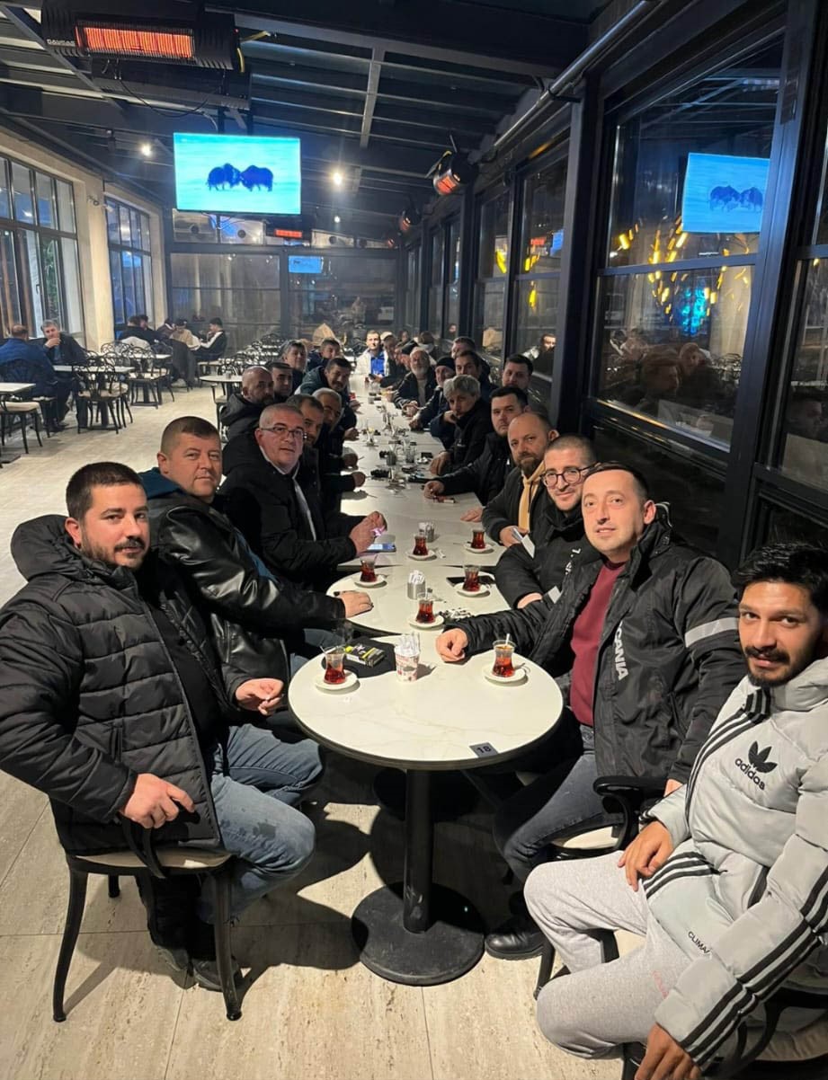 Pınarhisarlı tır şoförlerinden tır parkına tepki
