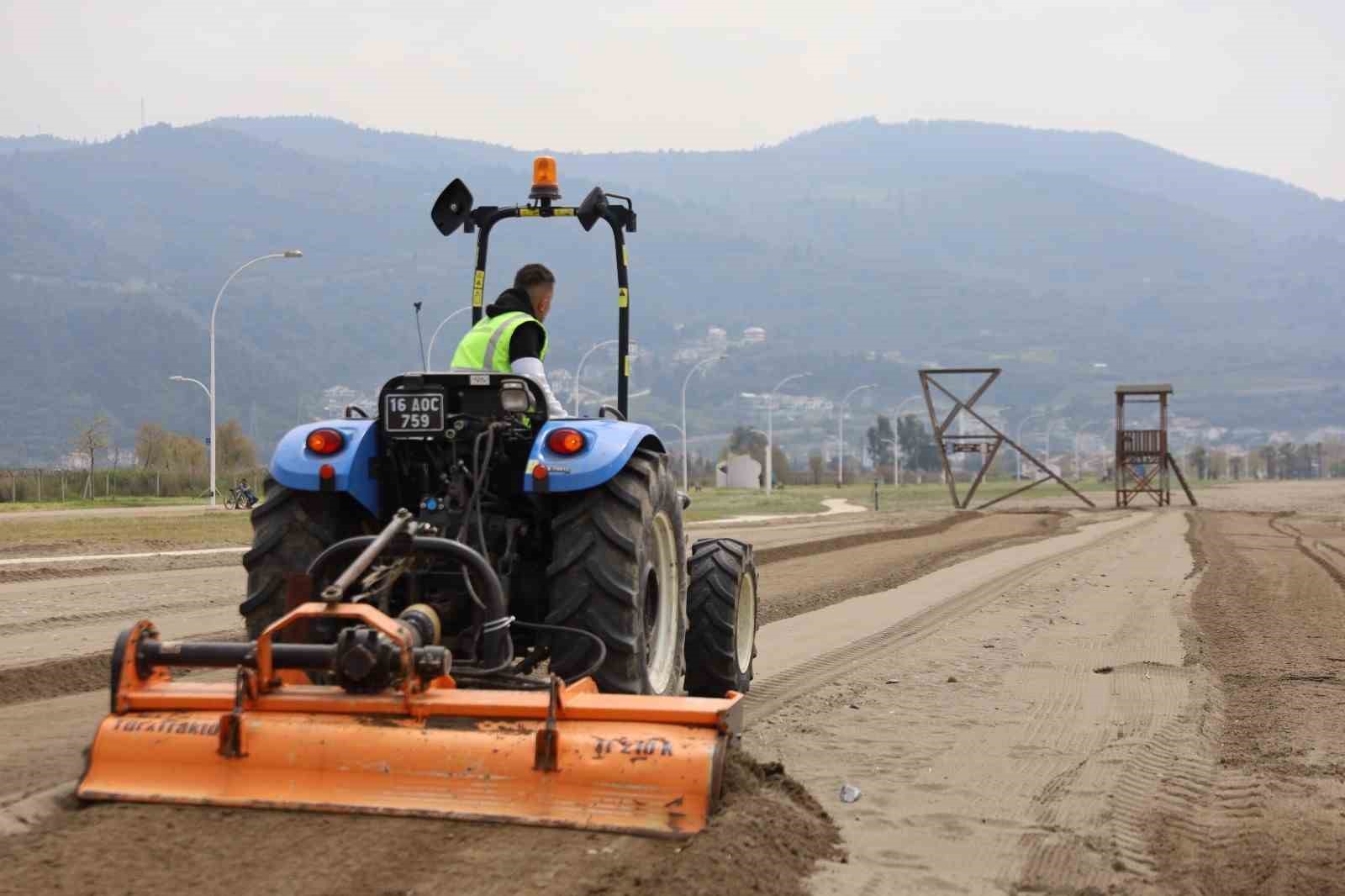 Plajlar yaza hazır hale getiriliyor
