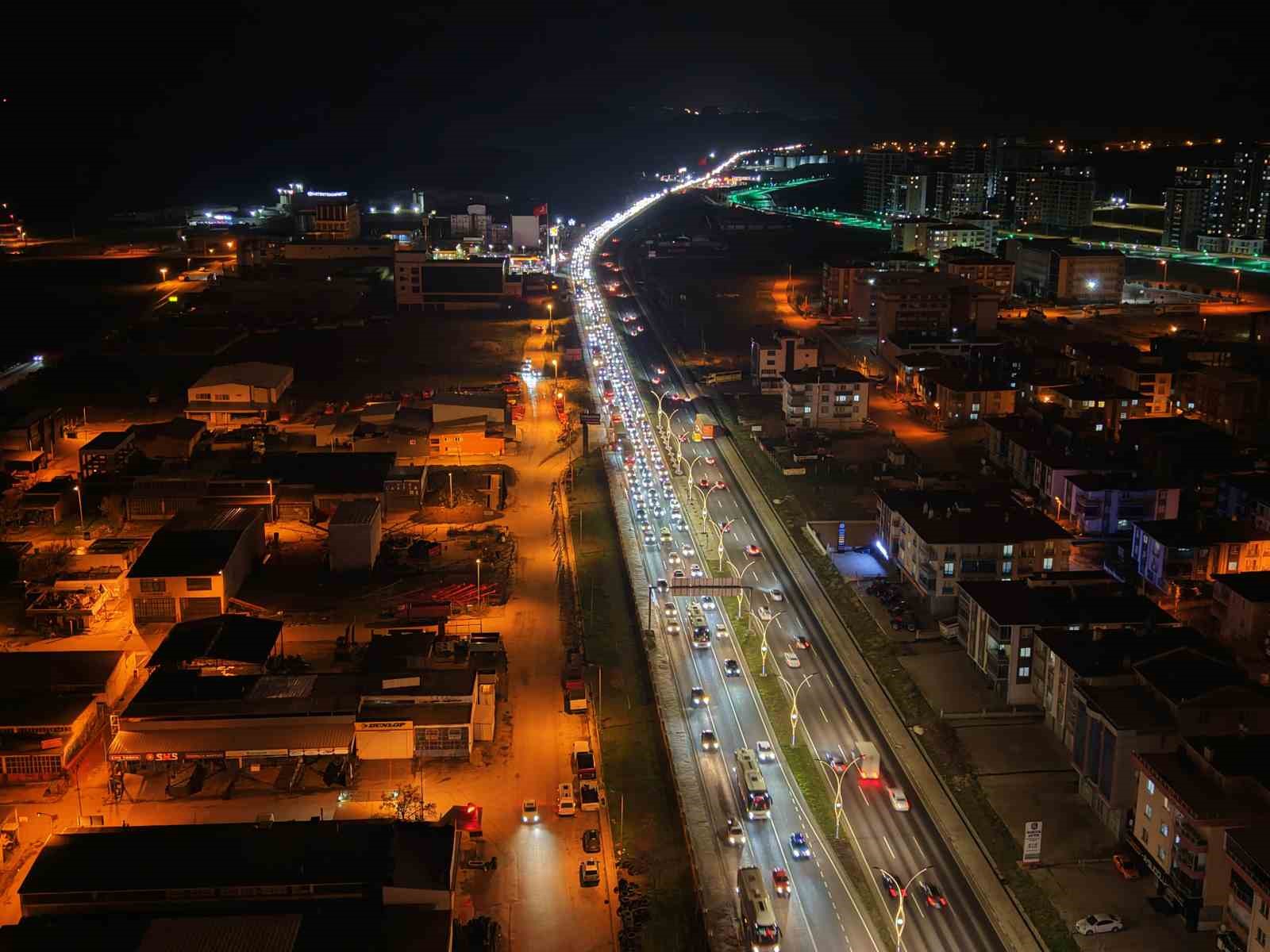 Polatlı’da bayram dönüşü oluşan trafik havadan görüntülendi
