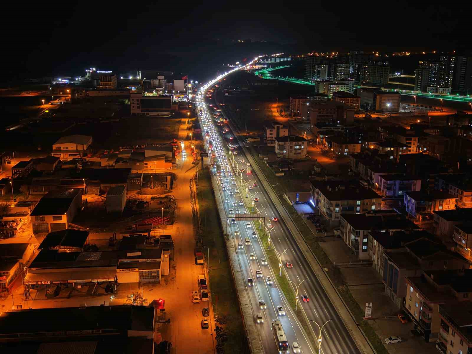 Polatlı’da bayram dönüşü oluşan trafik havadan görüntülendi
