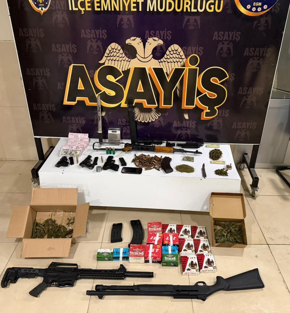 Polis dedektif gibi iz sürdü, 17 yaşındaki Eylül’ü silahla yaralayanın ablası olduğu ortaya çıktı
Polis dedektif gibi iz sürdü, 17 yaşındaki Eylül’ü silahla yaralayanın ablası olduğu ortaya çıktı