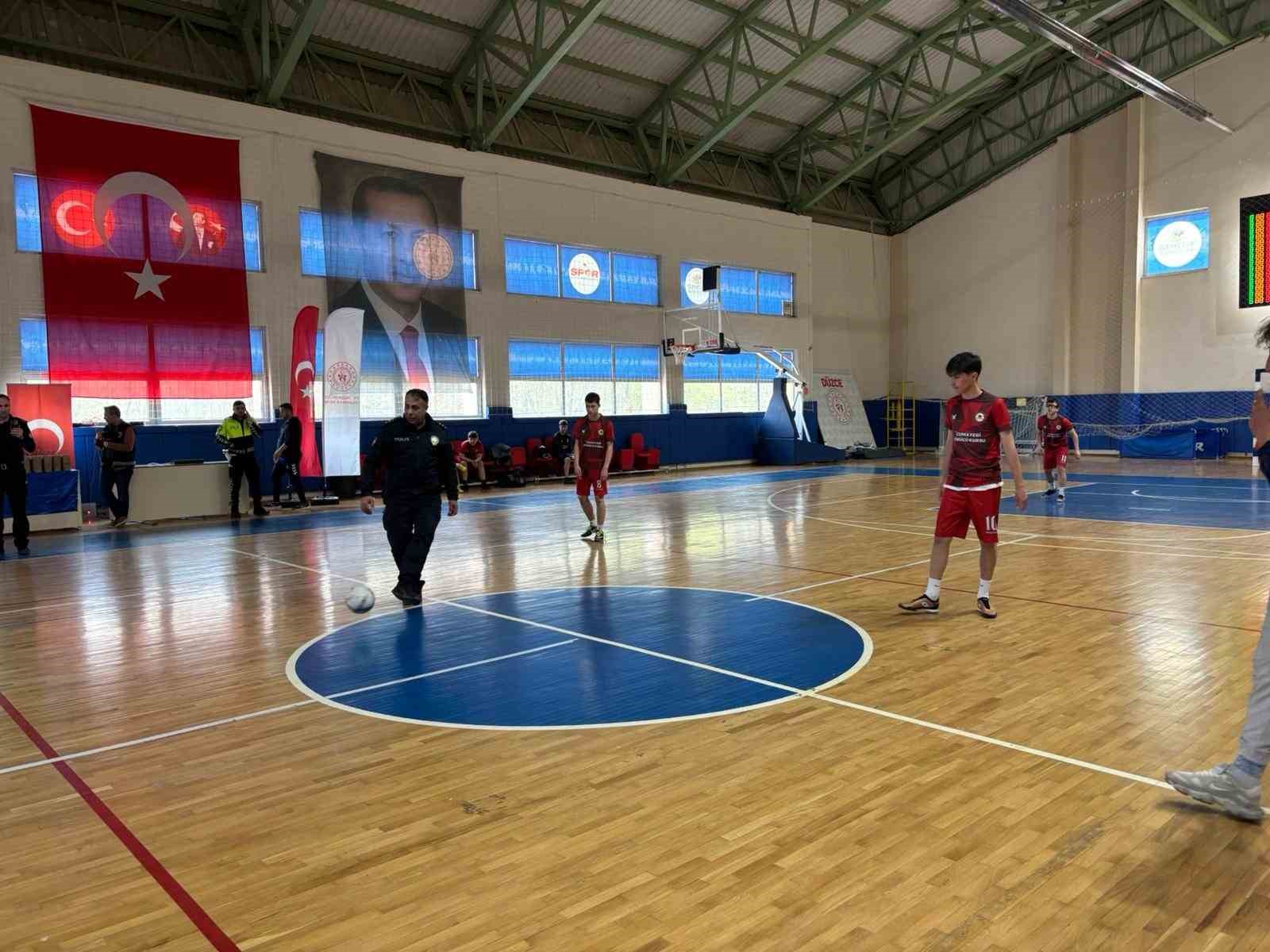 Polis Haftası etkinliklerinde 5x5 Futsal turnuvası yapıldı
