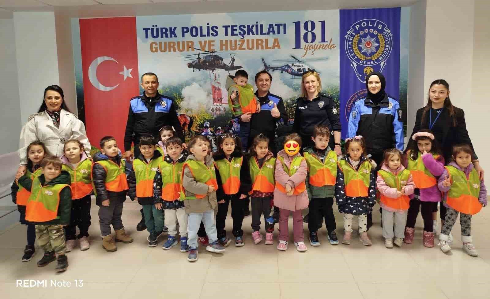 Polis haftasında 780 öğrenci emniyet birimlerini gezdi
