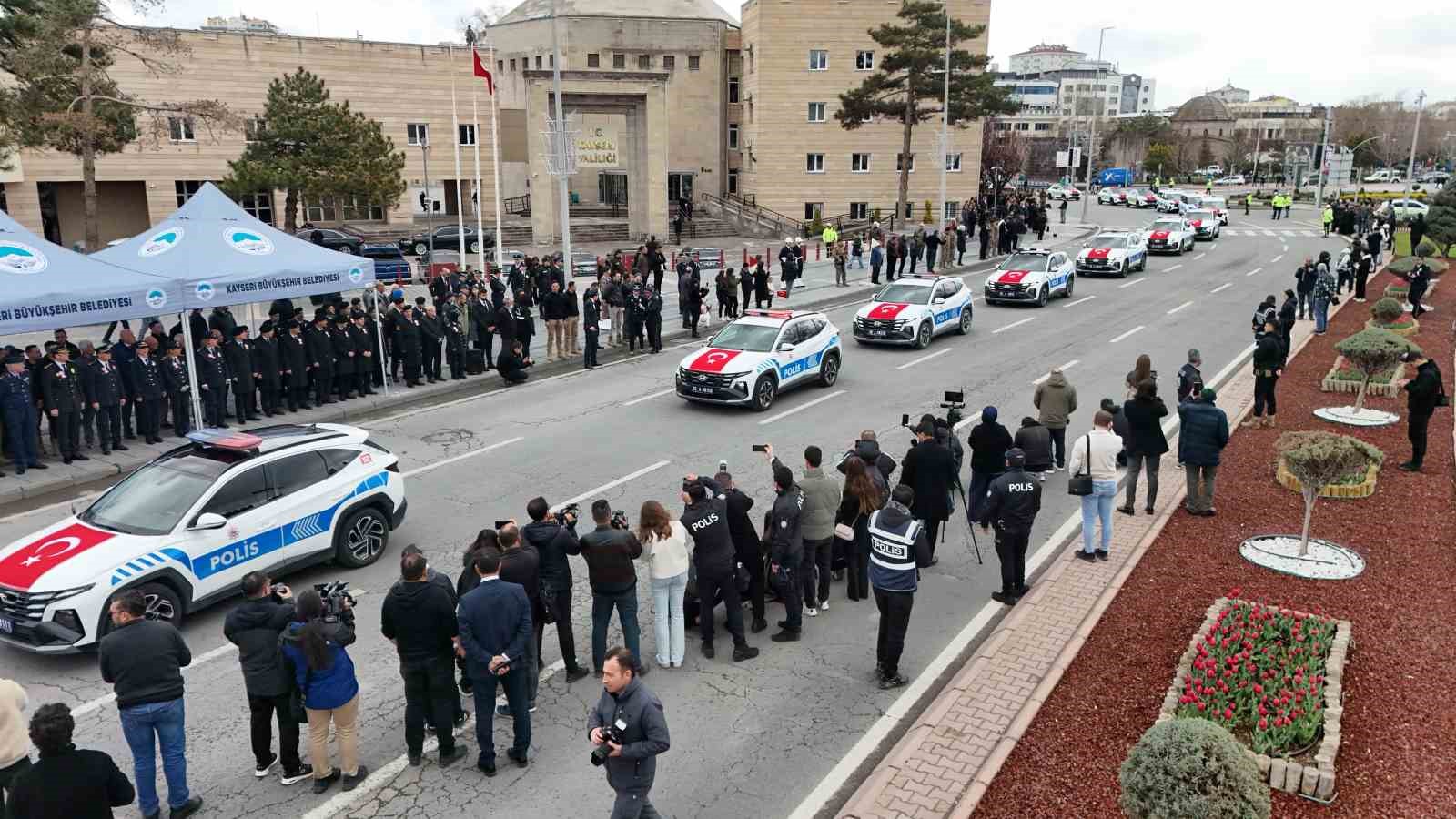Polis haftasında Özel Harekat’tan nefes kesen gösteri
