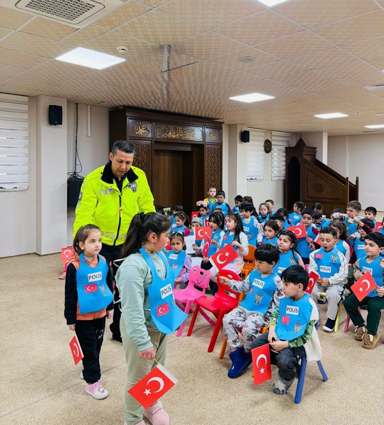 Polis Haftası’nda Patnos’ta miniklere anlamlı ziyaret
