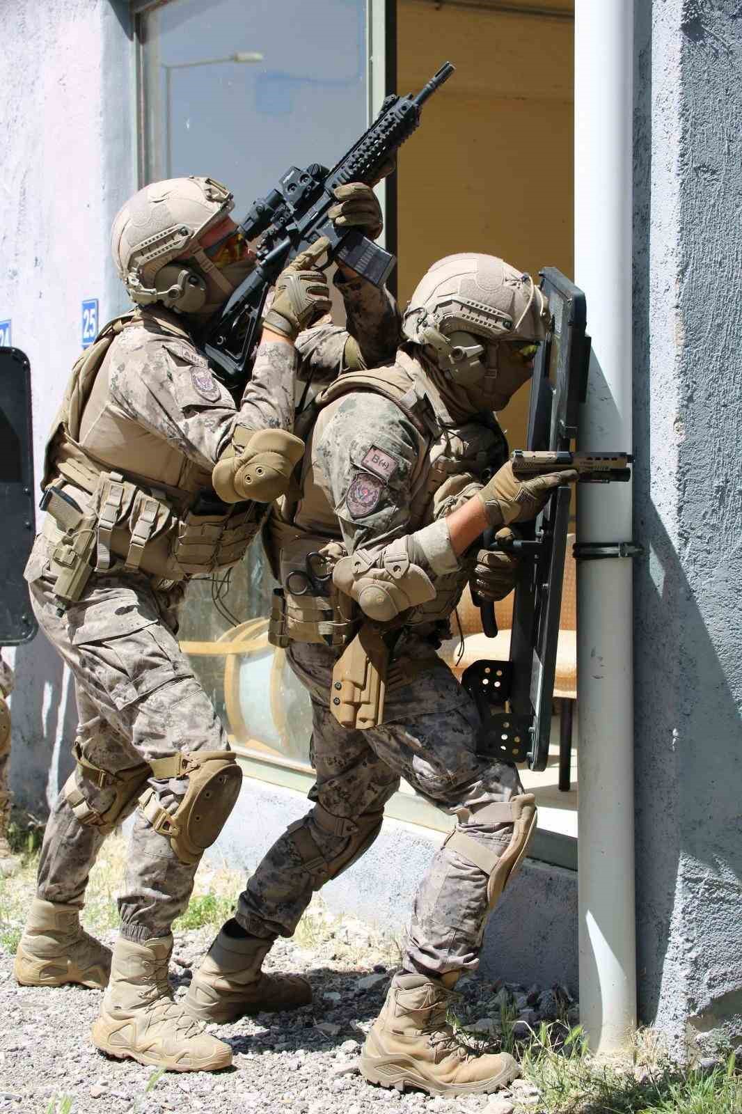 Polis Özel Harekat 43. yılını kutluyor: Köklü geçmiş, güçlü gelecek
